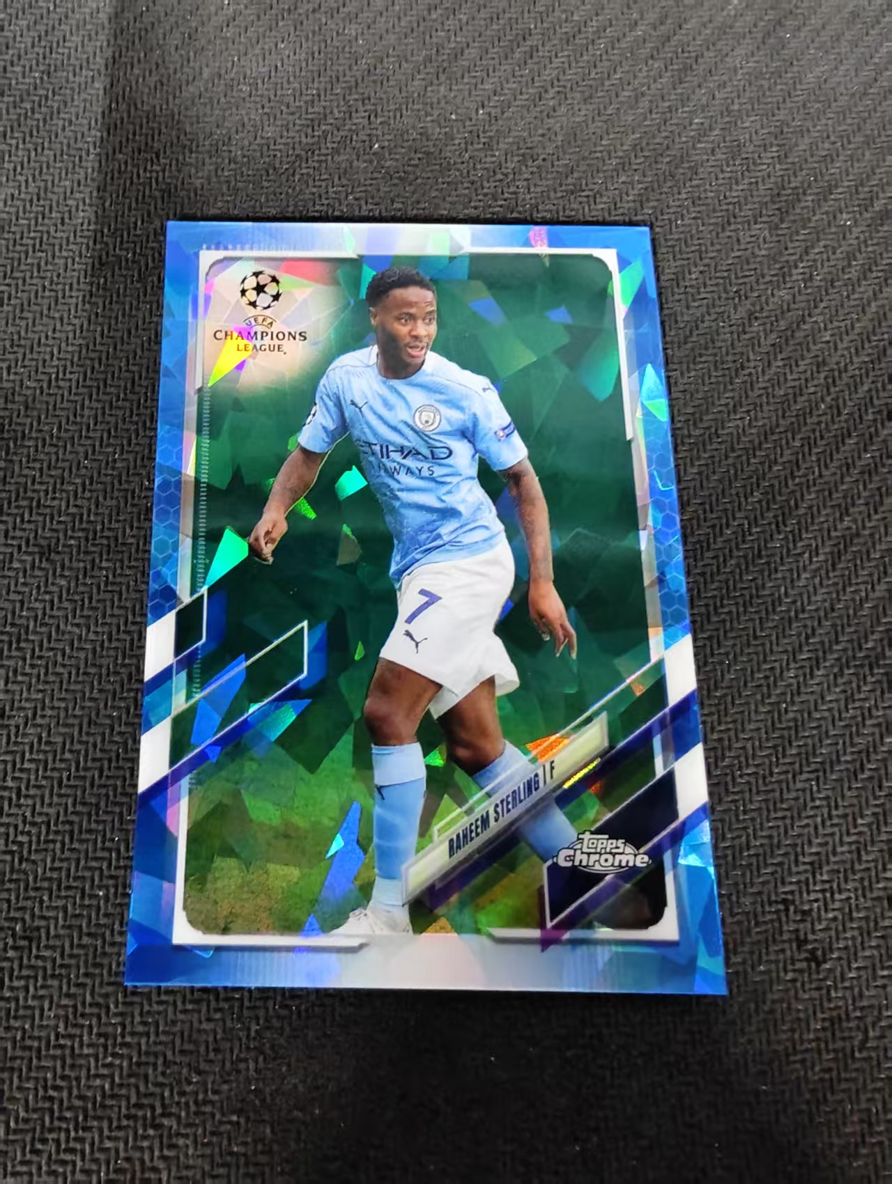 【可合并,不累计】2021 Topps Chrome Raheem Sterling 欧冠 蓝宝石 曼城 斯特林 蓝碎冰折 折射 #76 划痕 边角瑕疵