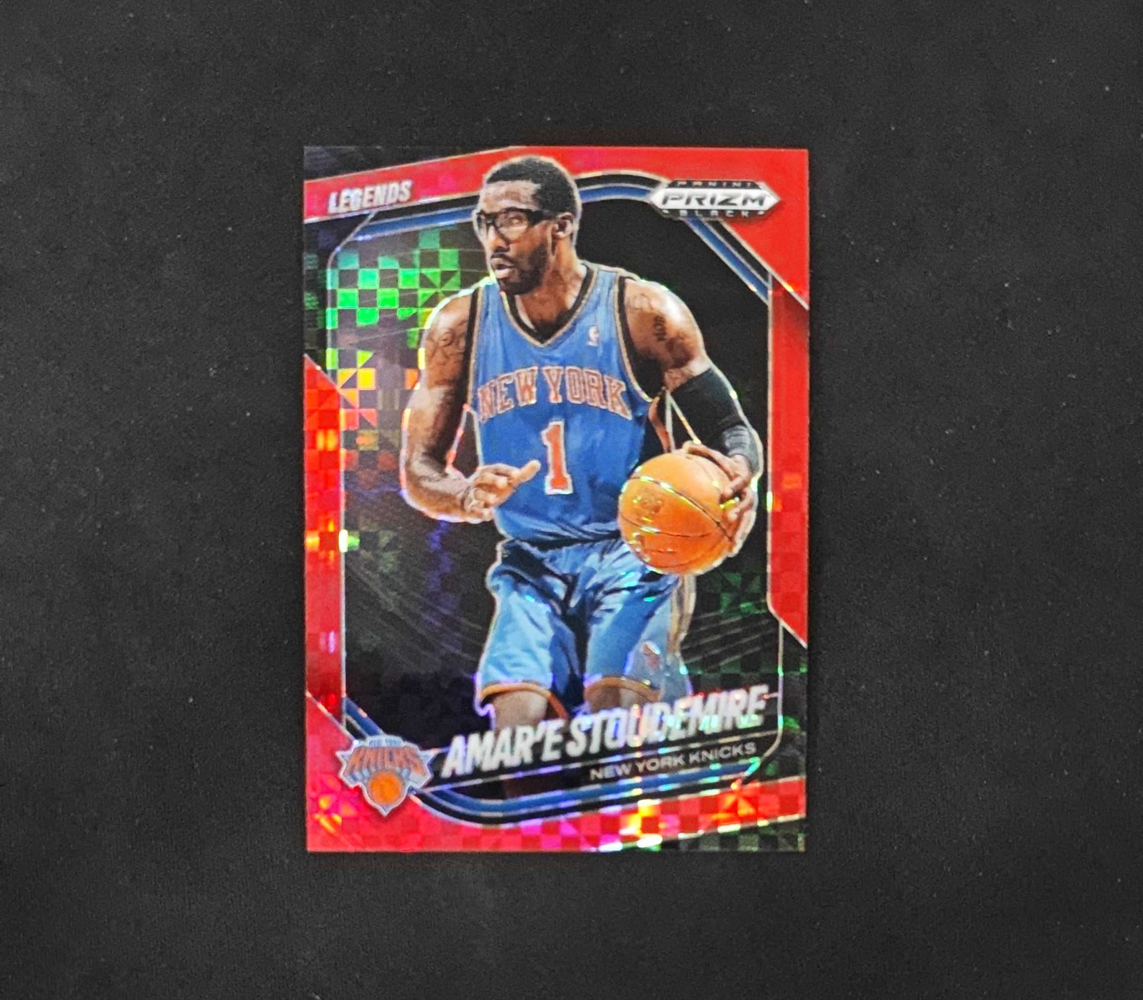 2024-25 Panini PRIZM BLACK Amare Stoudemire 【SC拍卖】pz 尼克斯 斯塔德迈尔 75编 红格子折 瑕疵如图收藏必备(小骆)