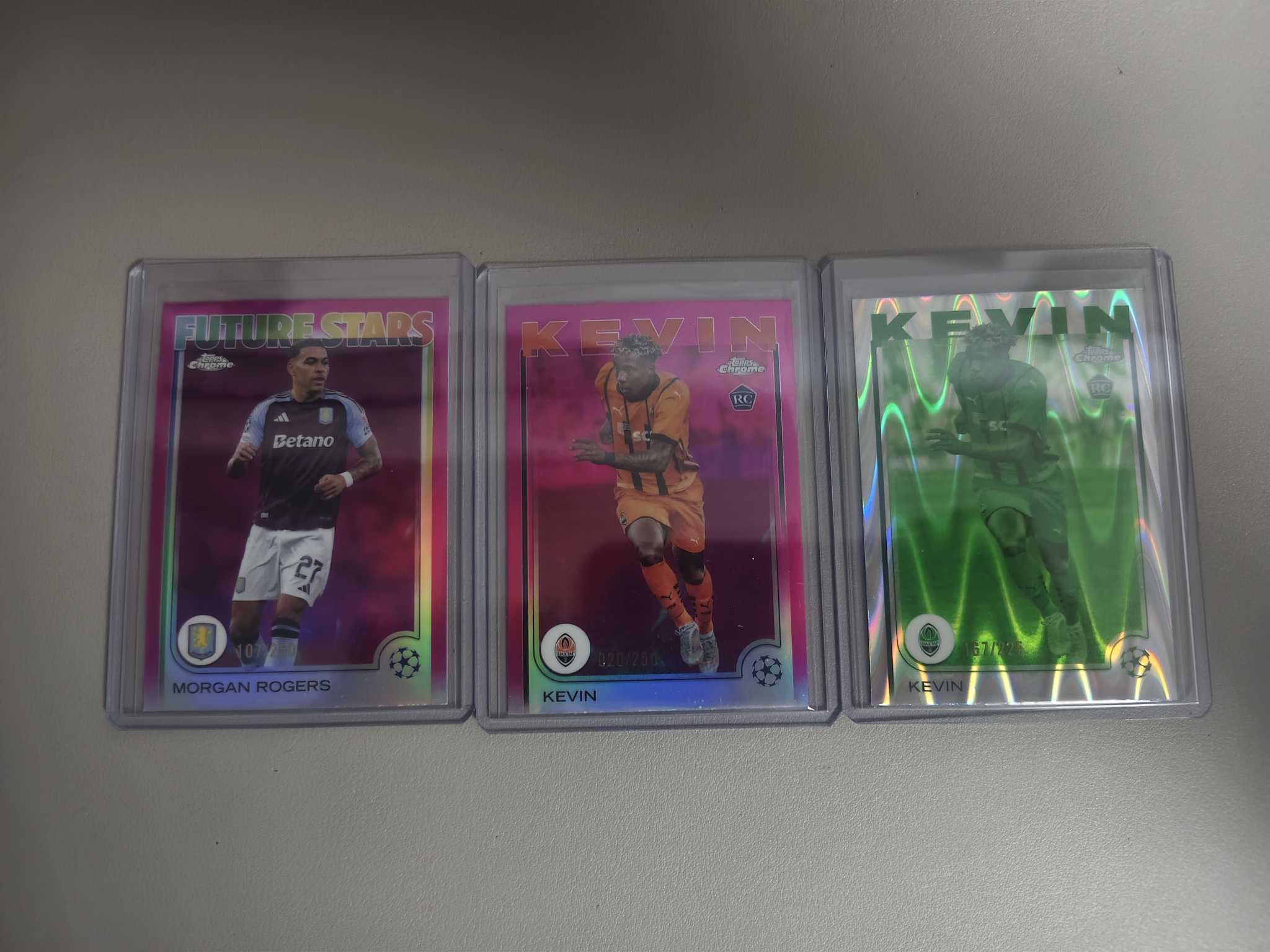【佩妮拍卖】2025 topps chrome 最新欧战 rogers 阿斯顿 摩根 罗杰斯 凯文 矿工 RC新秀 225编250编 lot104 拍前请阅读描述 不染哥0516