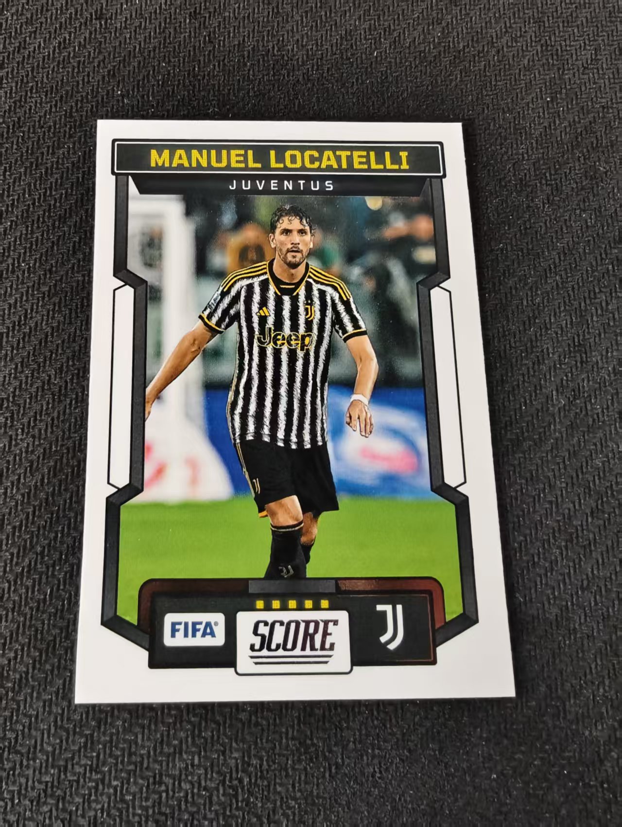 【可合并,不累计】2023-24 Panini Score Manuel Locatelli 洛卡特利 尤文图斯 FIFA 划痕 边角瑕疵 #117