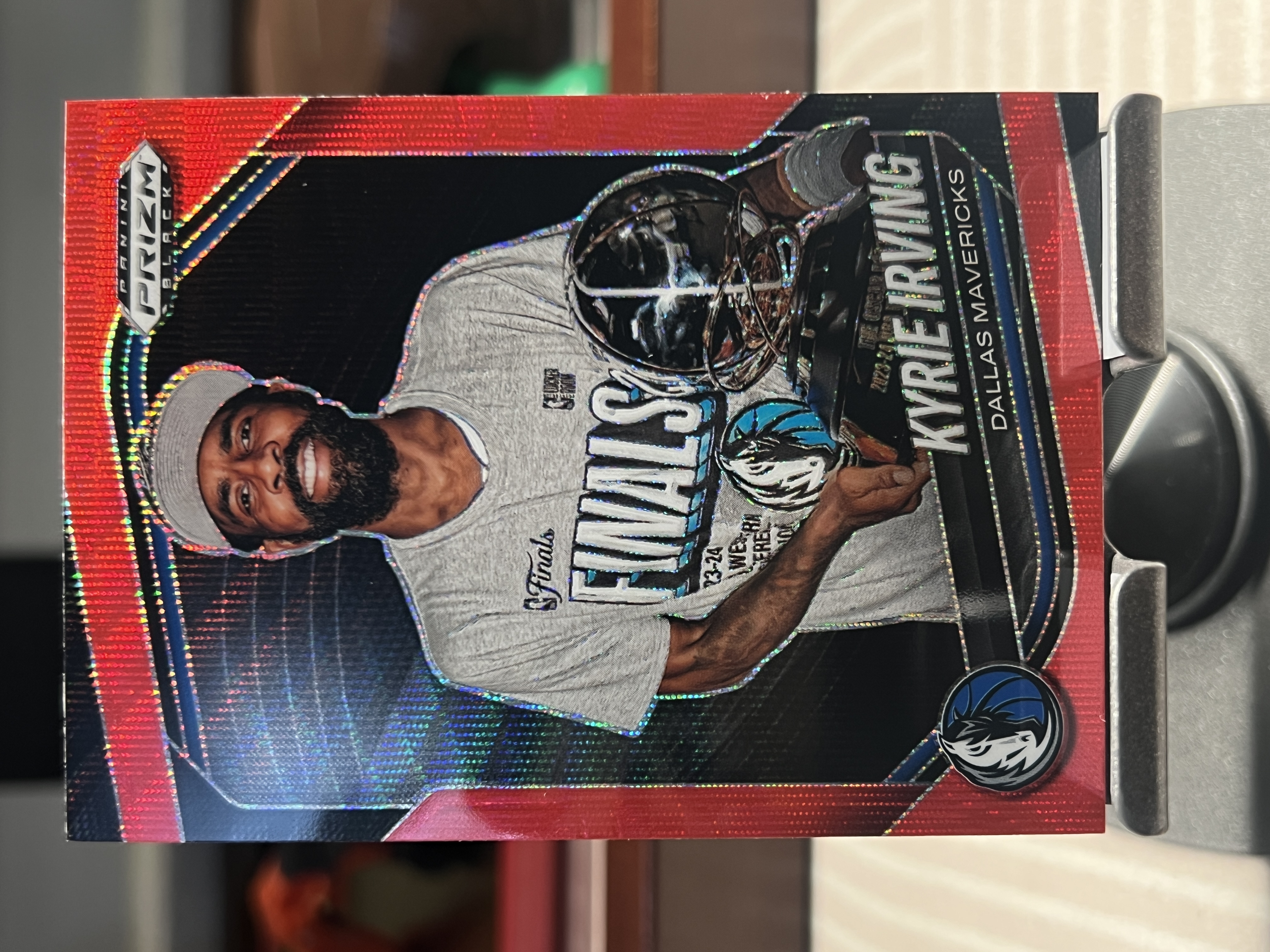 2024-25 Panini Prizm Kyrie Irving 凯里 欧文 红波纹 捧杯