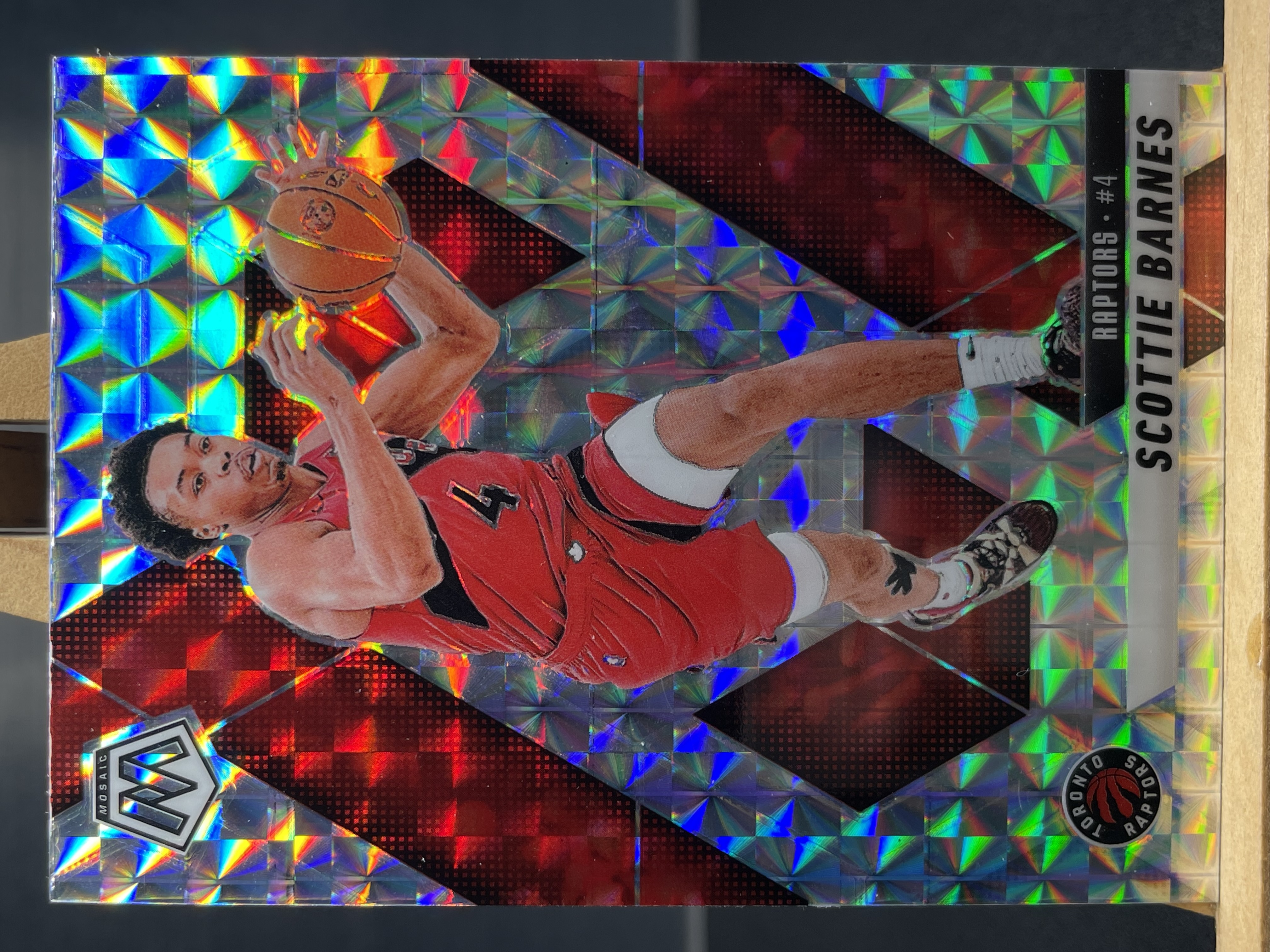 (B8) 2024-25 PANINI 马赛克 折射 斯科蒂 巴恩斯 猛龙 近期大热球星 收藏凑套必备 卡品如图 !!!