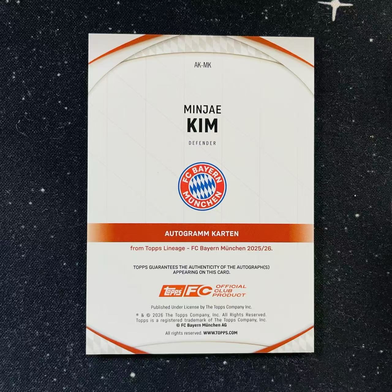 2025-26 Topps Lineage 拜仁血统队盒 MINJAE KIM 金玟哉 背号签字 蓝折 34编 韩国那不勒斯 微痕边角微白 洛北拍卖 洛宸9612@