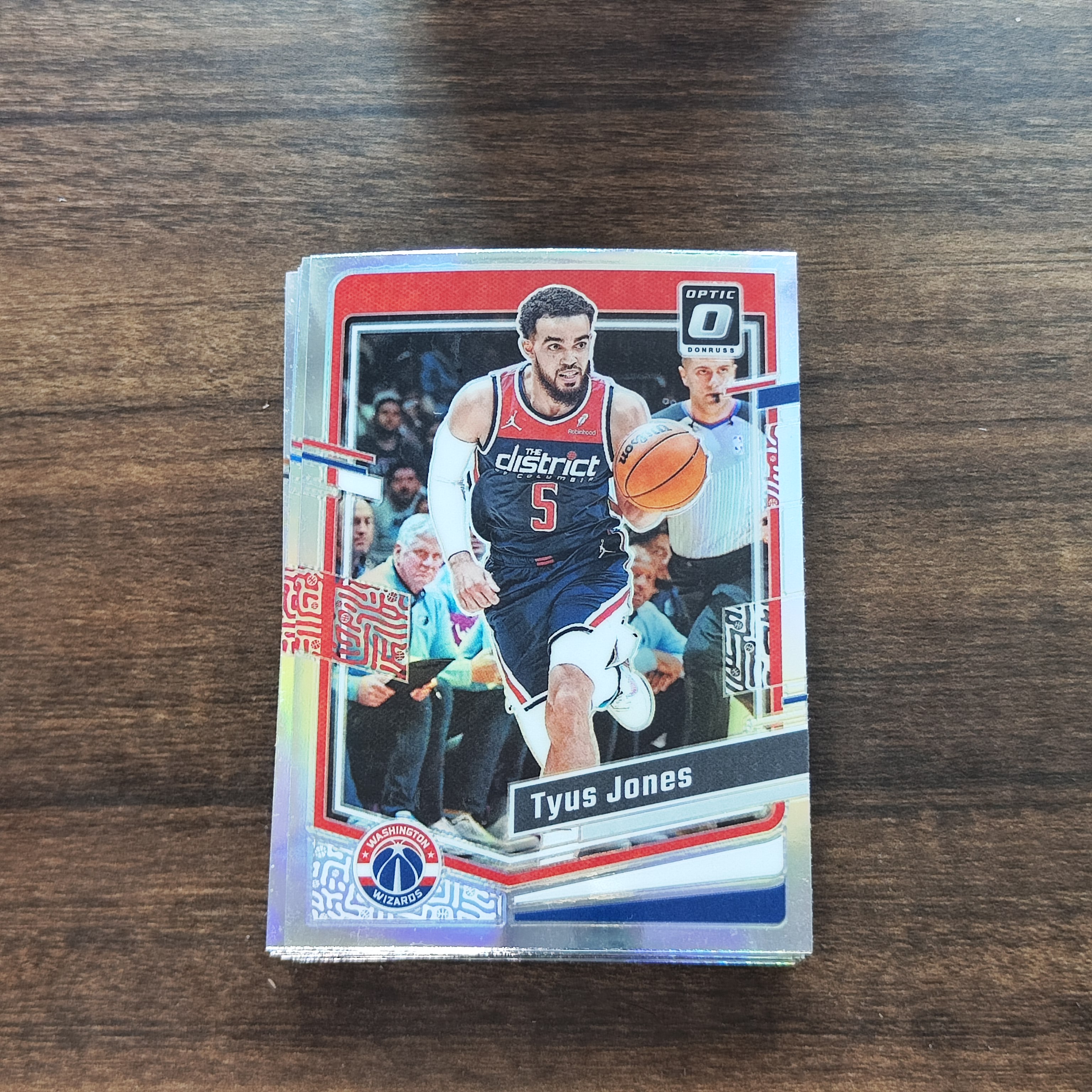 2023-24 【HADE拍卖-小卡之家】 杜蕾斯optic Tyus Jones 琼斯   银折   单卡base 卡品如图ZKB06