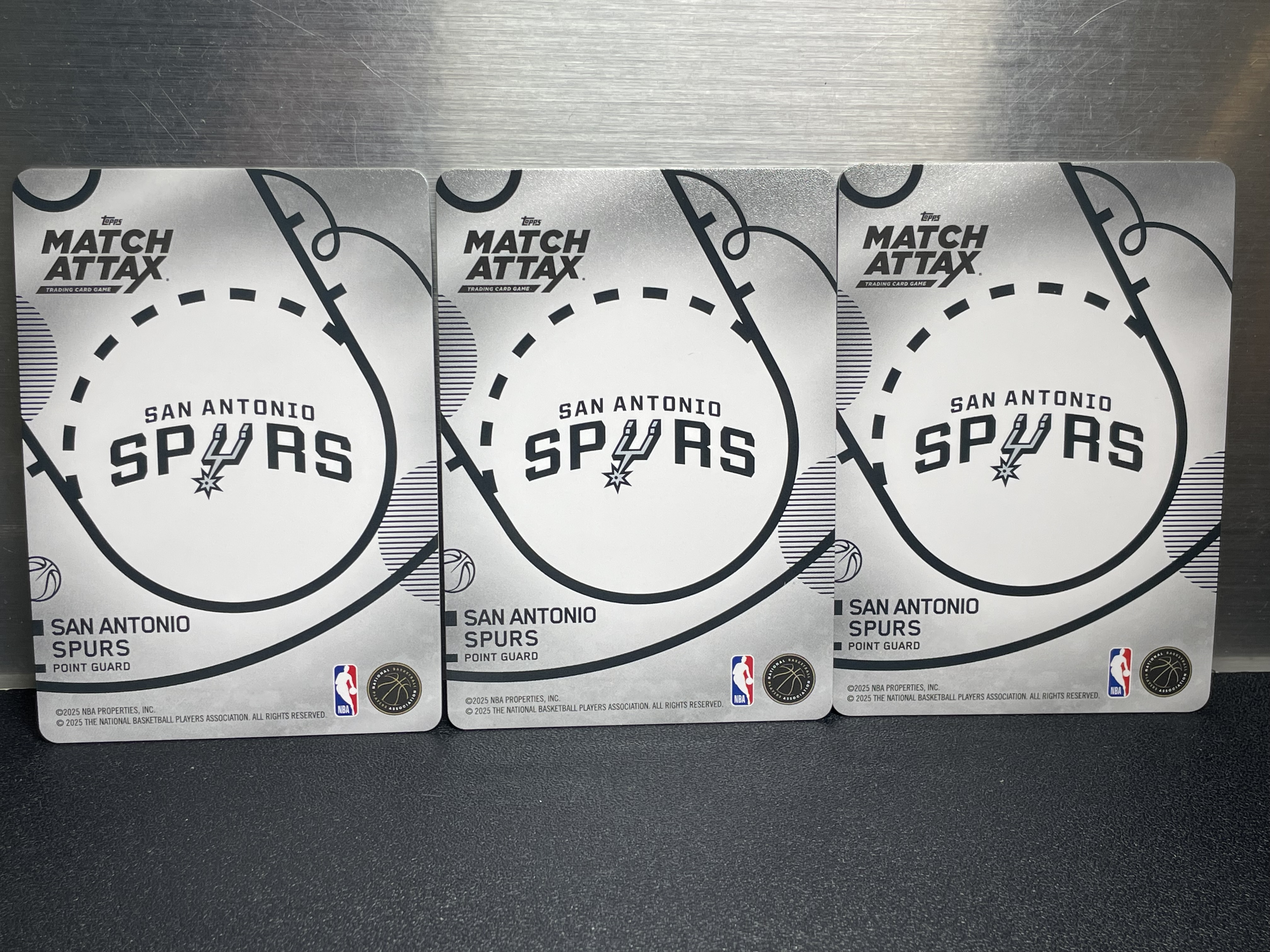 (K7) 2025 Topps 折射 小狐狸 达龙 福克斯 马刺 近期大热球星 收藏必备 卡品如图 ! ! !