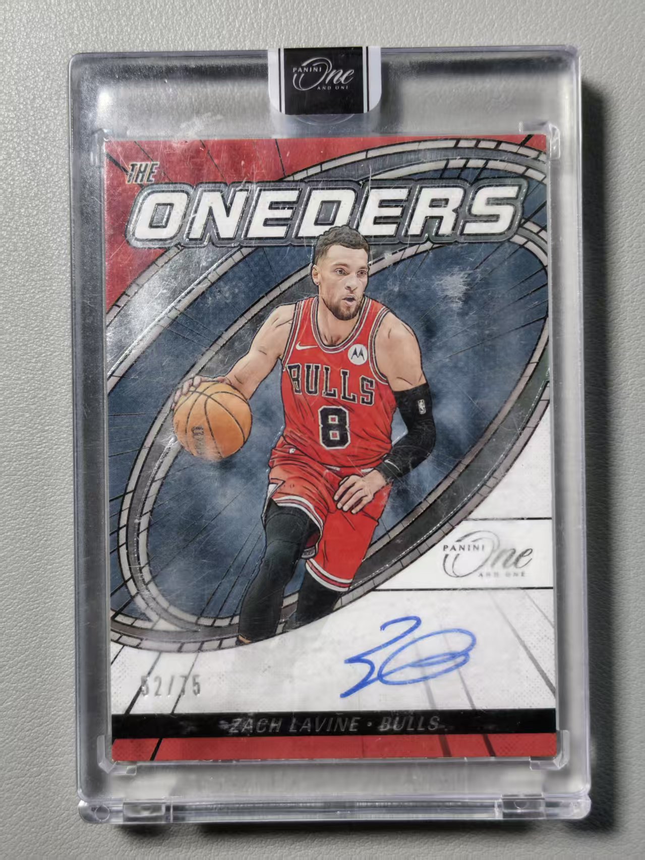 【阿泽代卖】2023-24 Panini One OAO Zach Lavine 公牛 扎克 拉文 扣篮王 签字 卡签 /75编 The Oneders 漫画签 原封砖 卡品如图 介意勿拍-硕哥