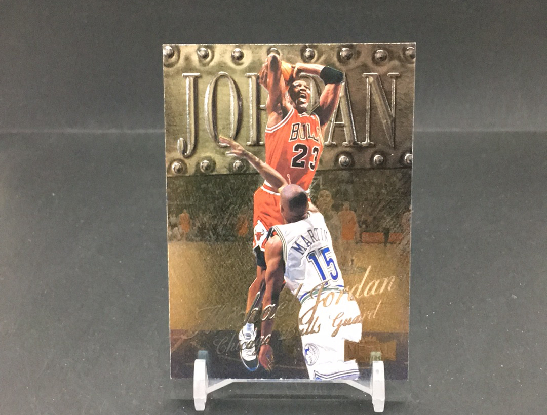 【DC拍卖】12.09 JTL SKYBOX METAL UNIVERSE 金属宇宙 名人堂传奇巨星 公牛王朝核心领袖 NBA历史第一人 篮球界GOAT MJ 飞人 迈克尔 乔丹