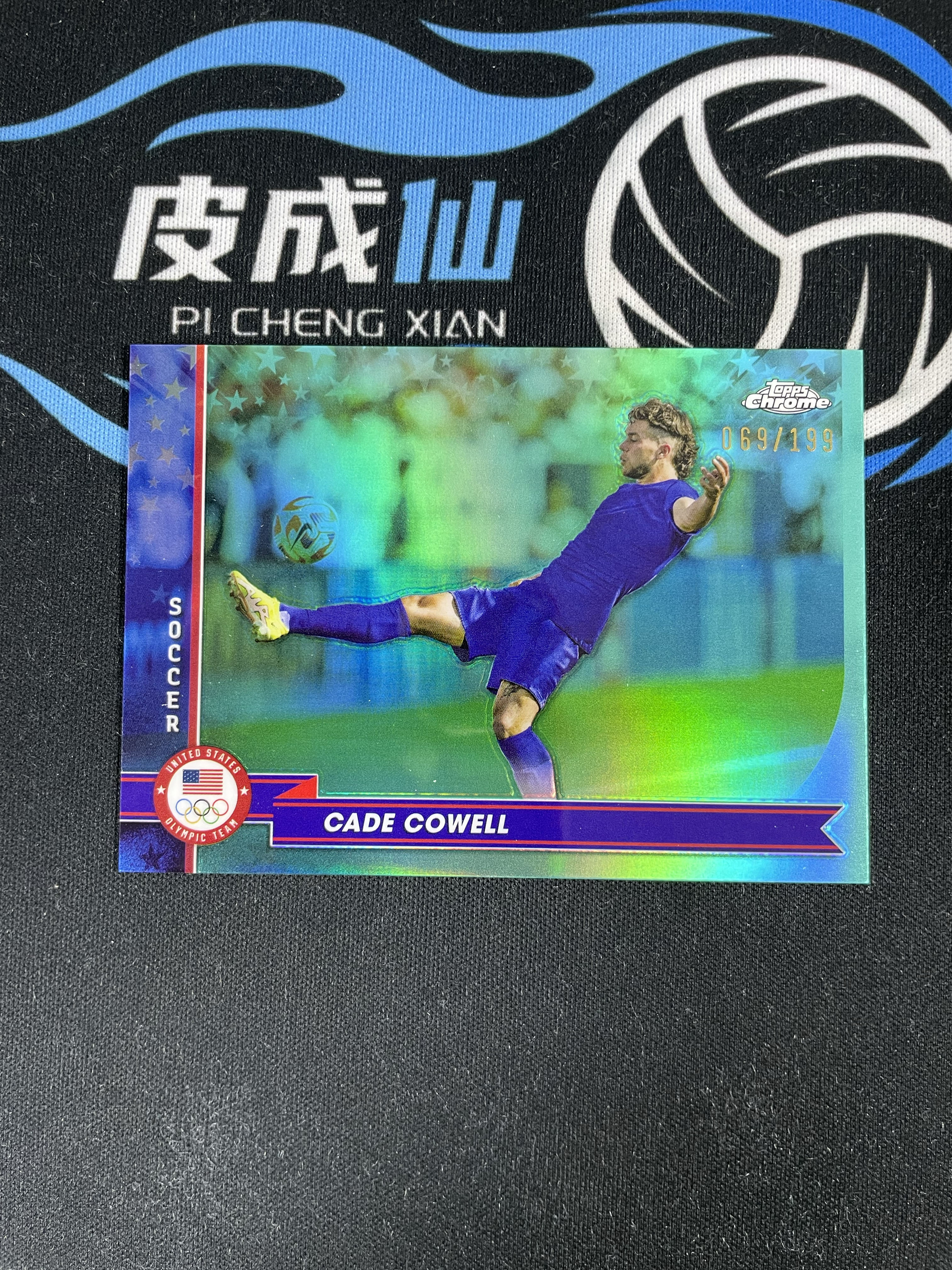 【皮成仙拍卖 统一手续费6%】 2024 TOPPS chrome 奥运会 足球 CADE COWELL 卡德科维尔 蓝折 199编 凑套必备 值得收藏【只发顺丰】落日28
