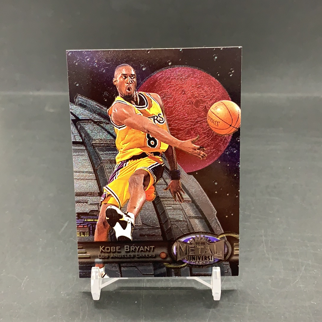 【DC拍卖】11.20. CR7 SKYBOX METAL UNIVERSE 金属宇宙 经典红绿宝原型卡 kobe 名人堂传奇巨星 湖人王朝领军人物 黑曼巴 科比 布莱恩特