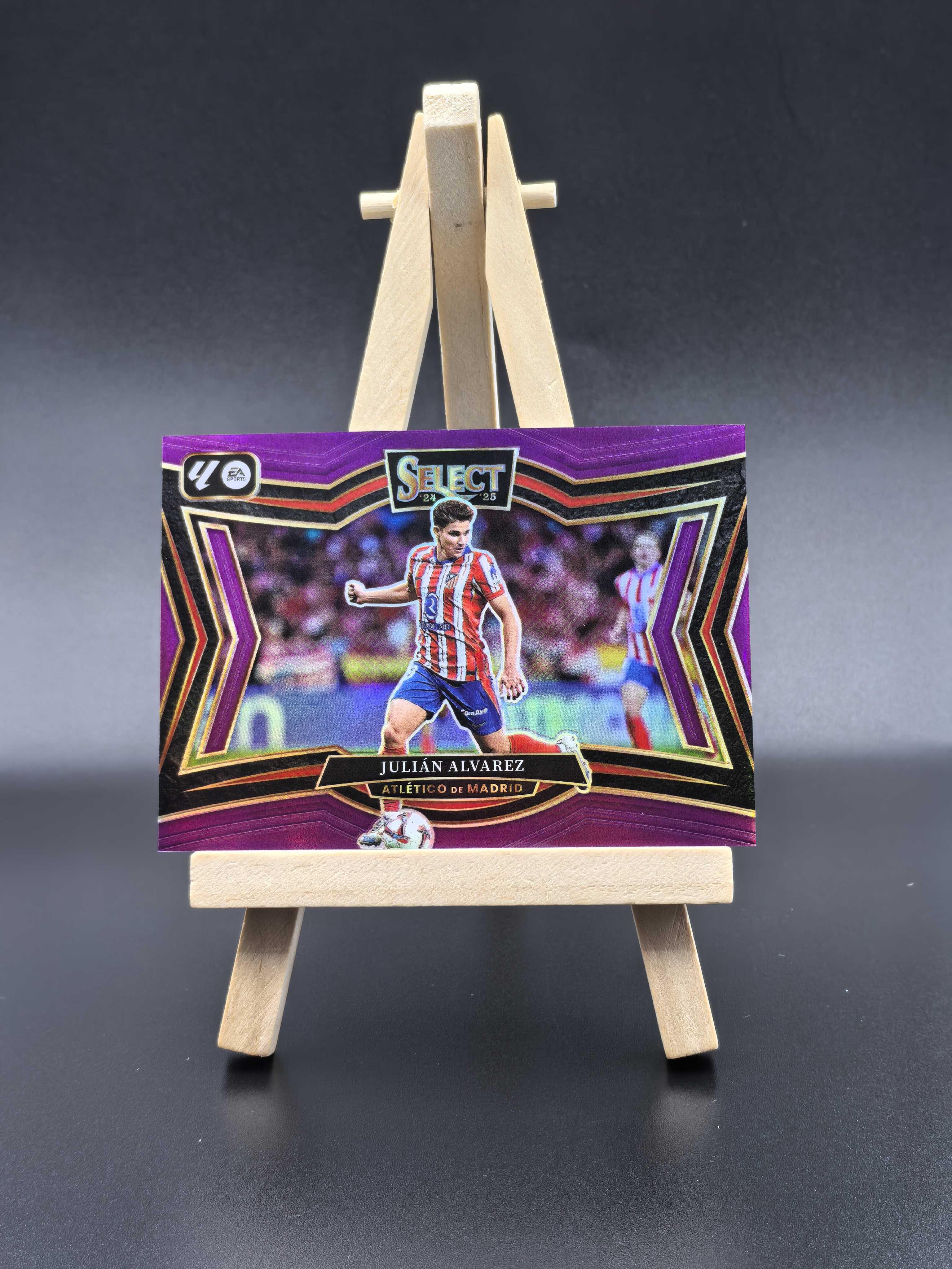 2024-25 Panini Select Julián Álvarez 西甲 马竞 马德里竞技 阿根廷 曼城 小蜘蛛 阿尔瓦雷斯 三级紫折 限量99编 卡品如图(生蚝哥)