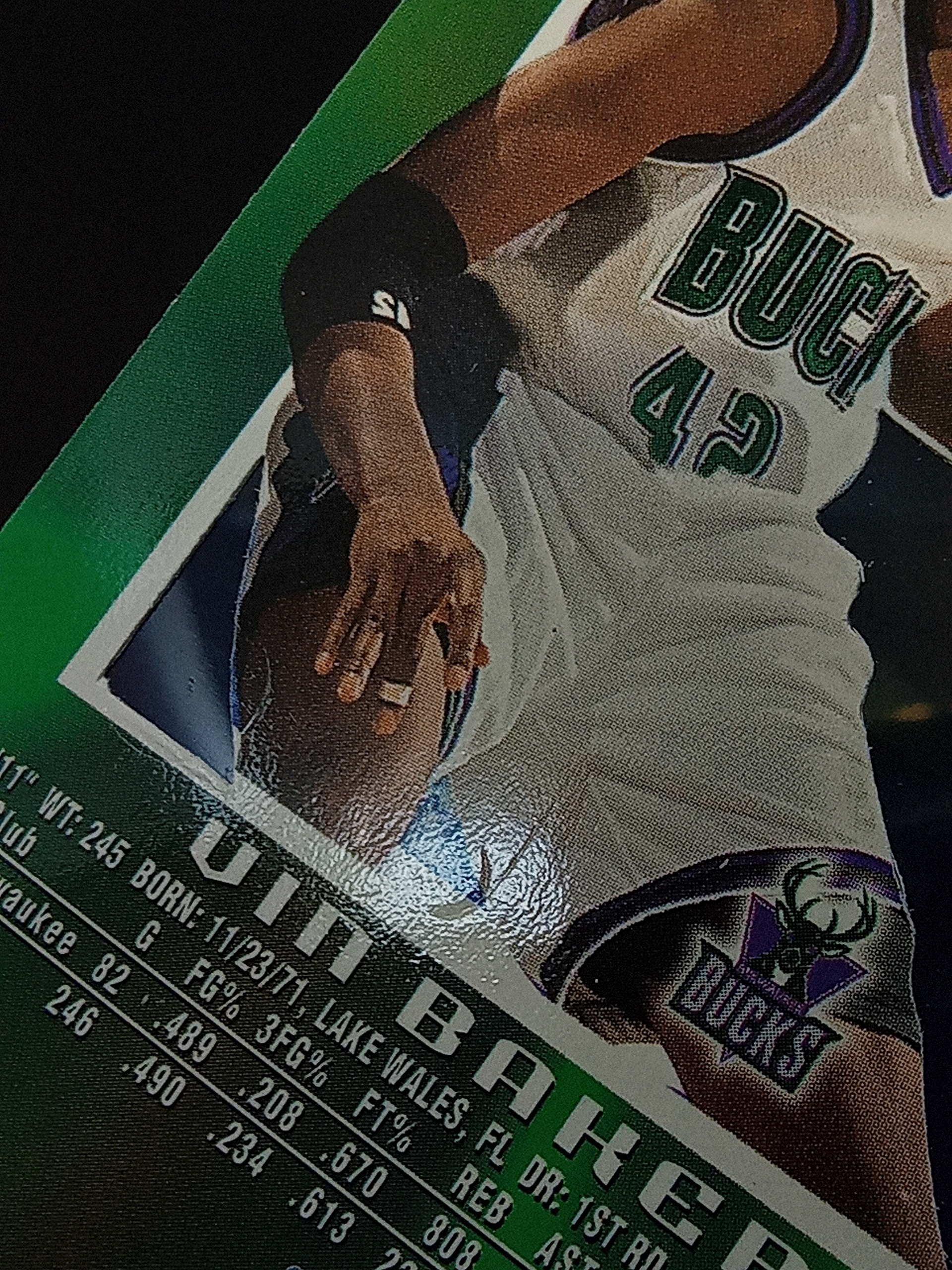 【DC拍卖】9.29小科比(微瑕)`1996-97 Skybox E-X2000 #38 Vin Baker 文贝克 密尔沃基雄鹿 绿渐变胶片折射老球星卡`