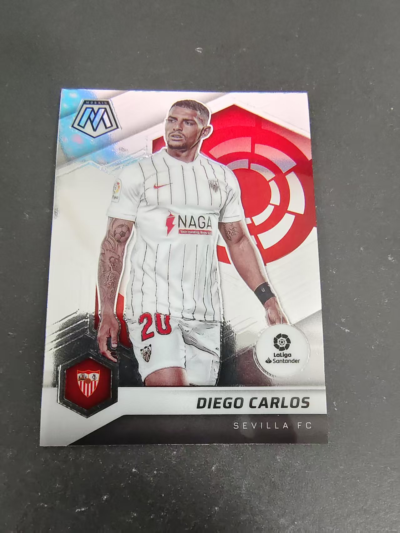 【可合并,不累计】2021-22 Panini Mosaic Diego Carlos 塞维利亚 迭戈 卡洛斯 马赛克 西甲 划痕 边角瑕疵 #182