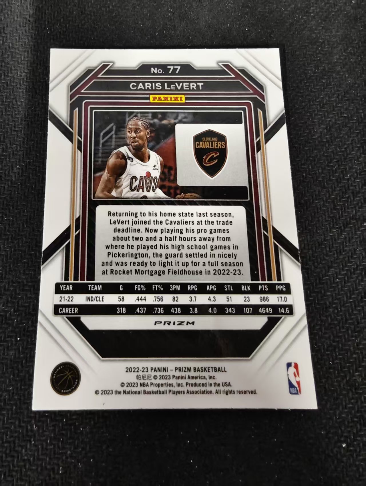 2022-23 Panini Prizm Caris LeVert 卡里斯 勒夫特 骑士 红波纹 PZ 划痕 边角瑕疵 #77