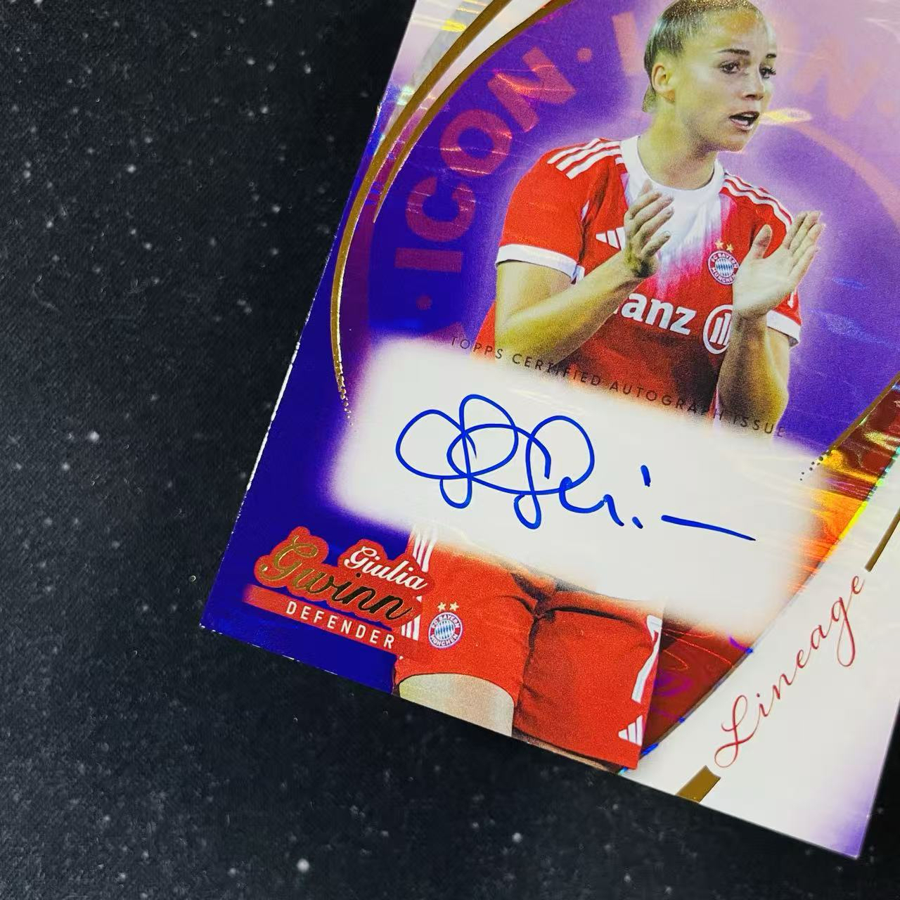 2025-26 Topps Lineage 拜仁血统队盒 GIULIA GWINN 朱莉娅 格温 紫折 偶像签字 卡签 75编 德国女足 微痕边角微白 洛北拍卖 洛宸9612@