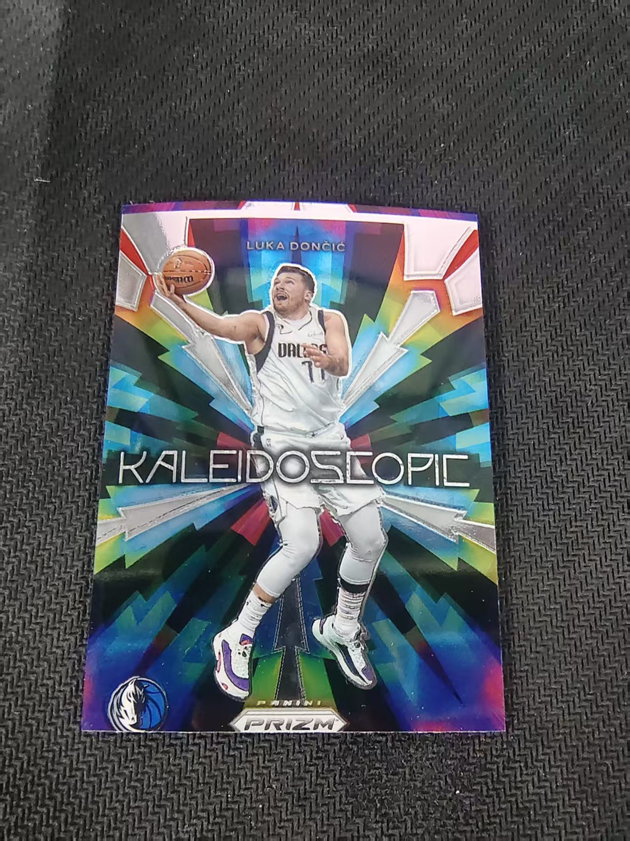 【可合并,不累计】2023-24 Panini Prizm Luka Doncic 卢卡 东契奇 独行侠 万花筒特卡 PZ 划痕 边角微瑕 介意勿拍 #3