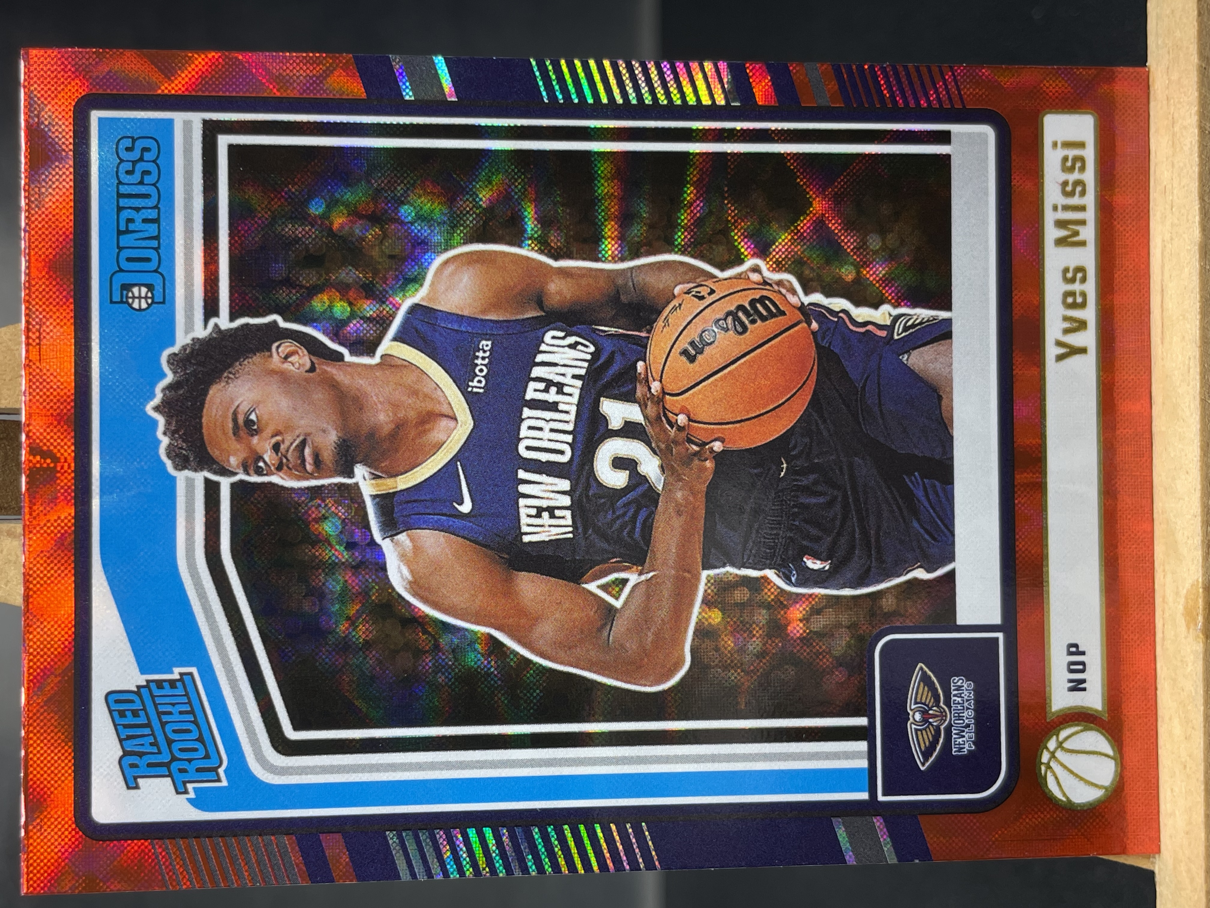 (S9) 2024-25 PANNINI 杜蕾斯系列 红蛛网折 新秀RC  伊夫 米西 鹈鹕  近期大热球星  收藏必备 卡品如图  ! ! !