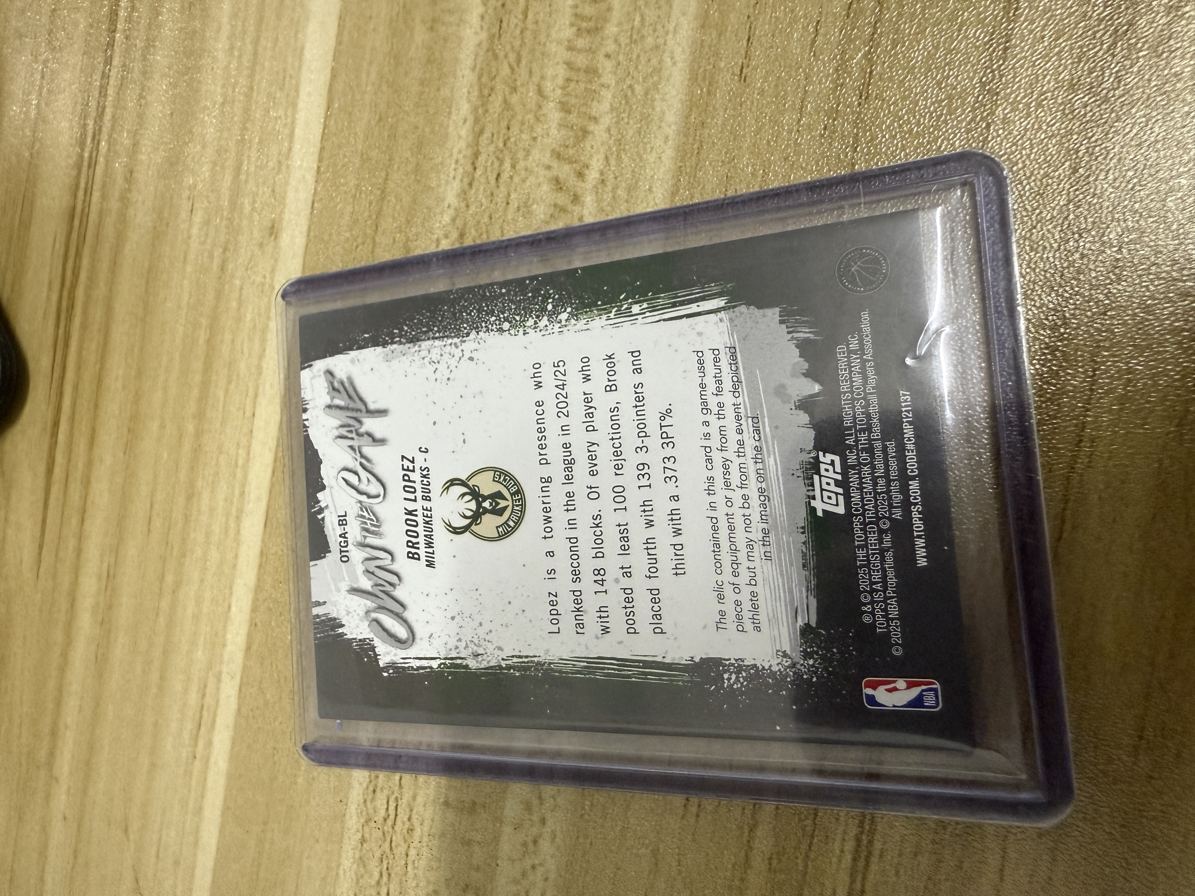 2025 Topps topps Brook Lopez 布鲁克 洛佩斯 洛佩兹 大洛 球衣物料实物 银折 彩虹套必备 雄鹿 只发默认请看描述【KK】