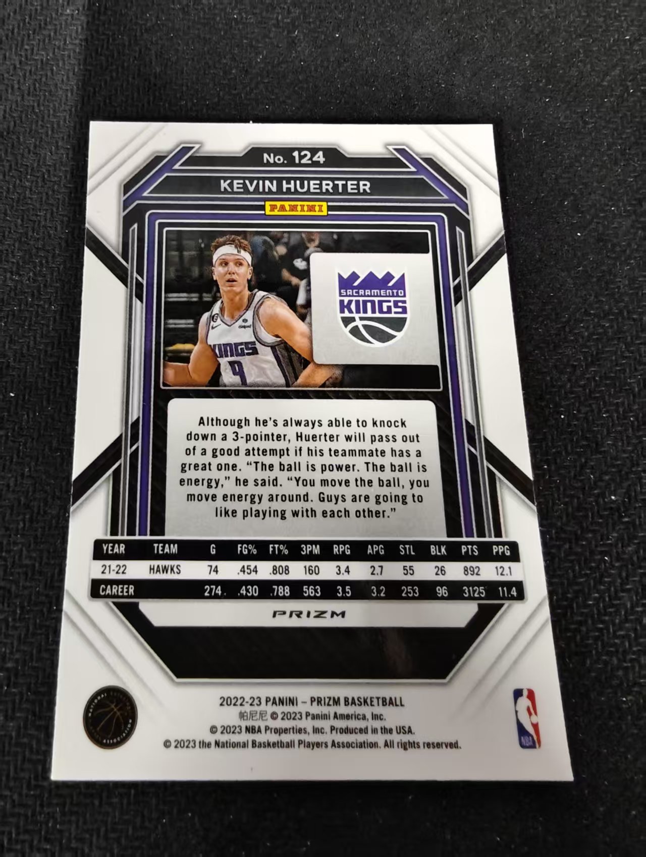 2022-23 Panini Prizm Kevin Huerter 凯文 许尔特 国王 红波纹 PZ 划痕 边角瑕疵 #124