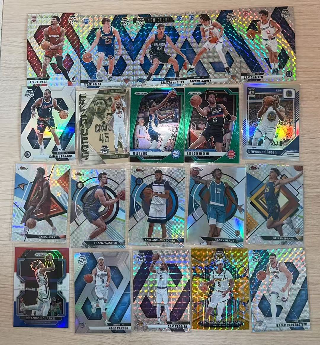 多年份 多系列 伦纳德/米切尔/恩比德/坎宁安等20张折射 LOT 银折 碎冰折 马赛克折各种折 lot 打包 不保卡品【LUO】