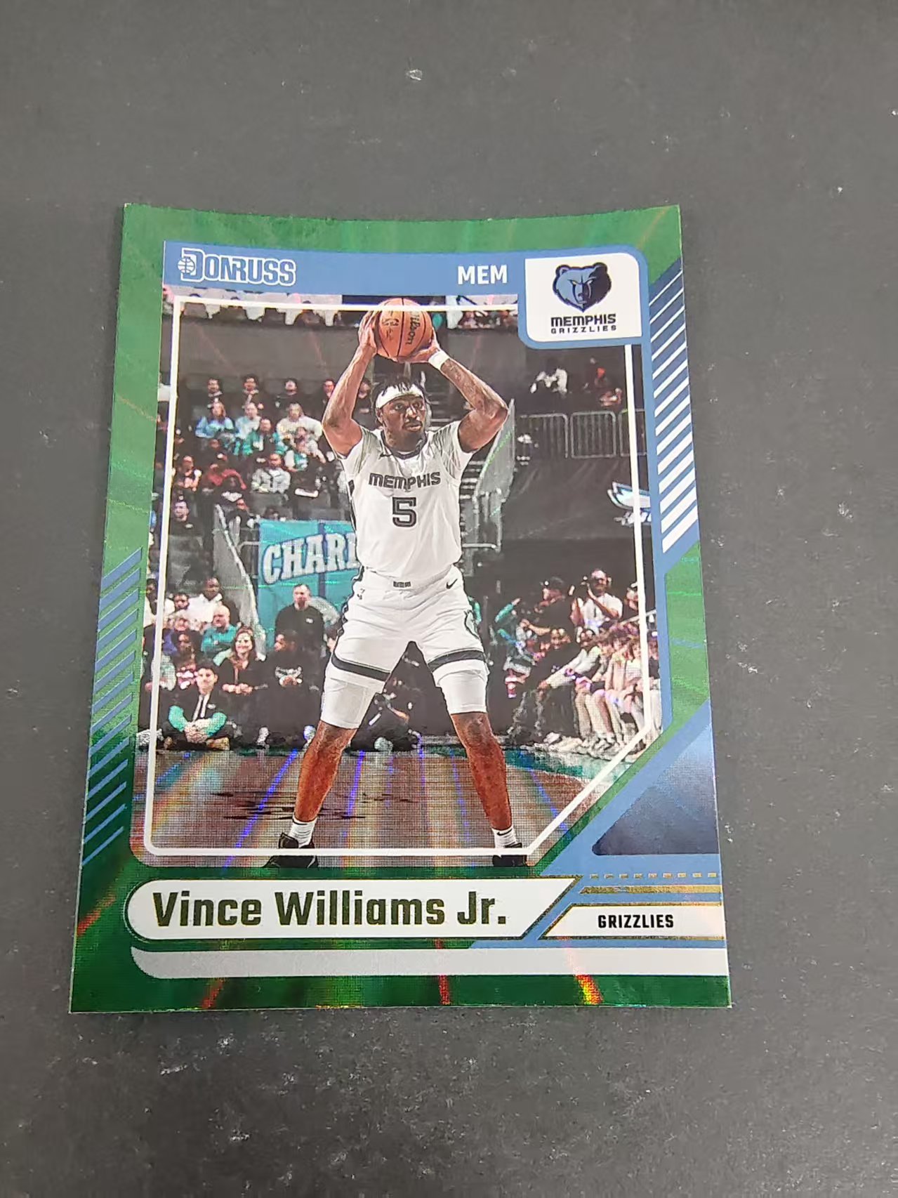 【可合并,不累计】2024-25 Panini Donruss Vince Williams Jr. 灰熊队 小文斯.威廉姆斯 杜蕾斯 佛光折 边角瑕疵 #61