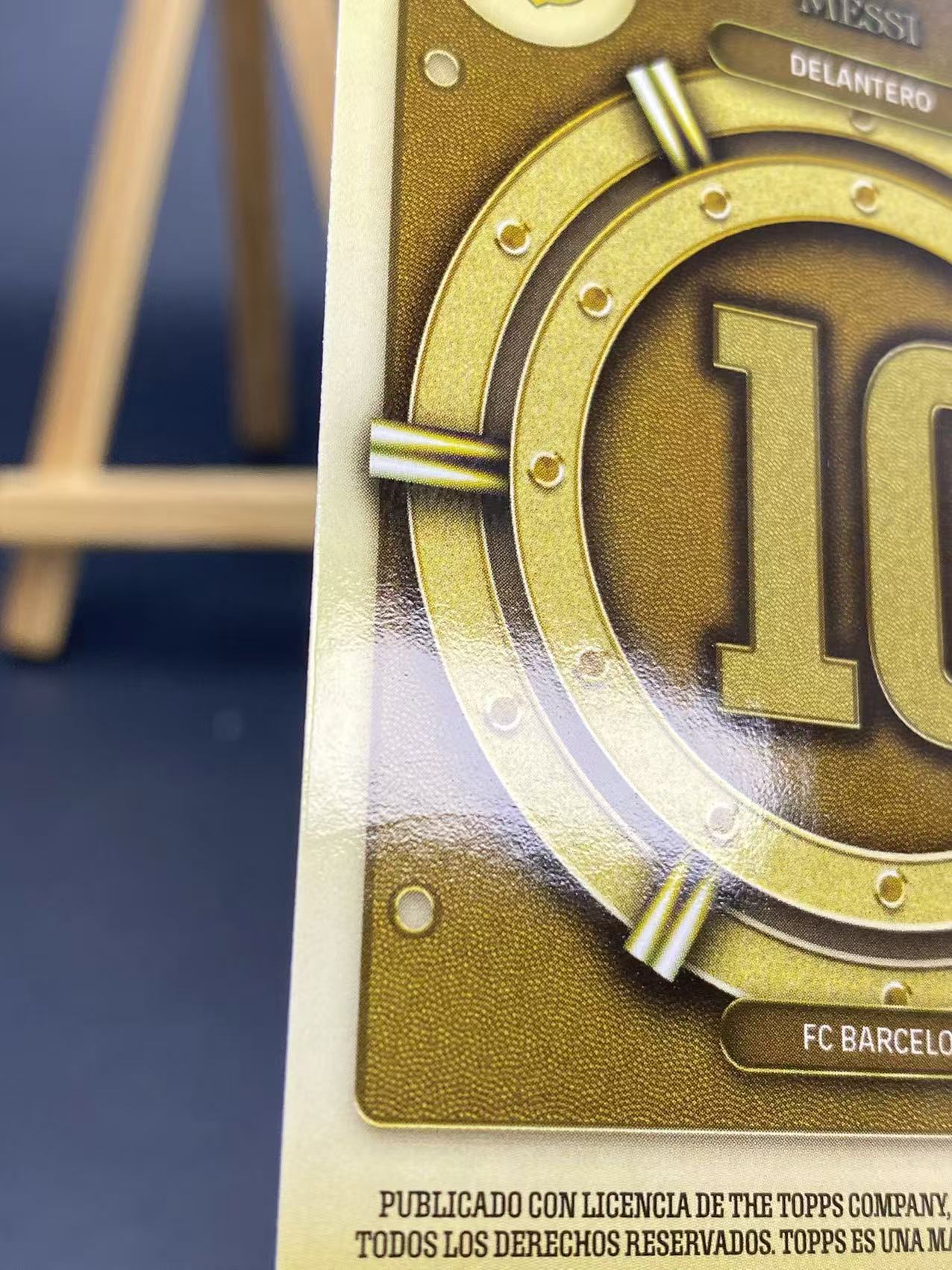 2025 【六六代卖】 topps Lionel Messi 梅西 阿根廷 巴萨铁罐队盒 Gold Vault 金库特卡 瑕疵如图(烬01)