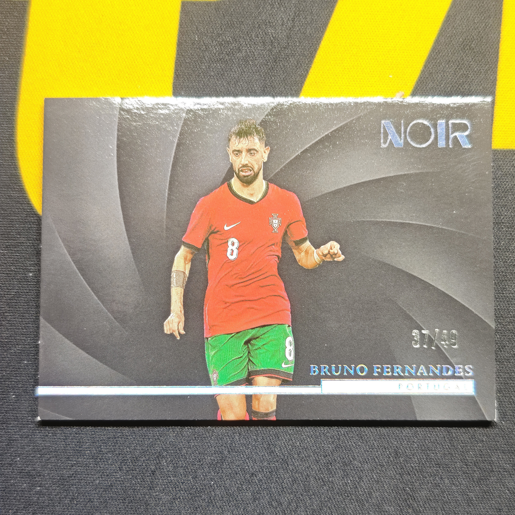 2024-25 Panini Noir 诺尔 Bruno Fernandes 布鲁诺 费尔南德斯 B费 葡萄牙 曼联 49编 卡品如图 【倍宗