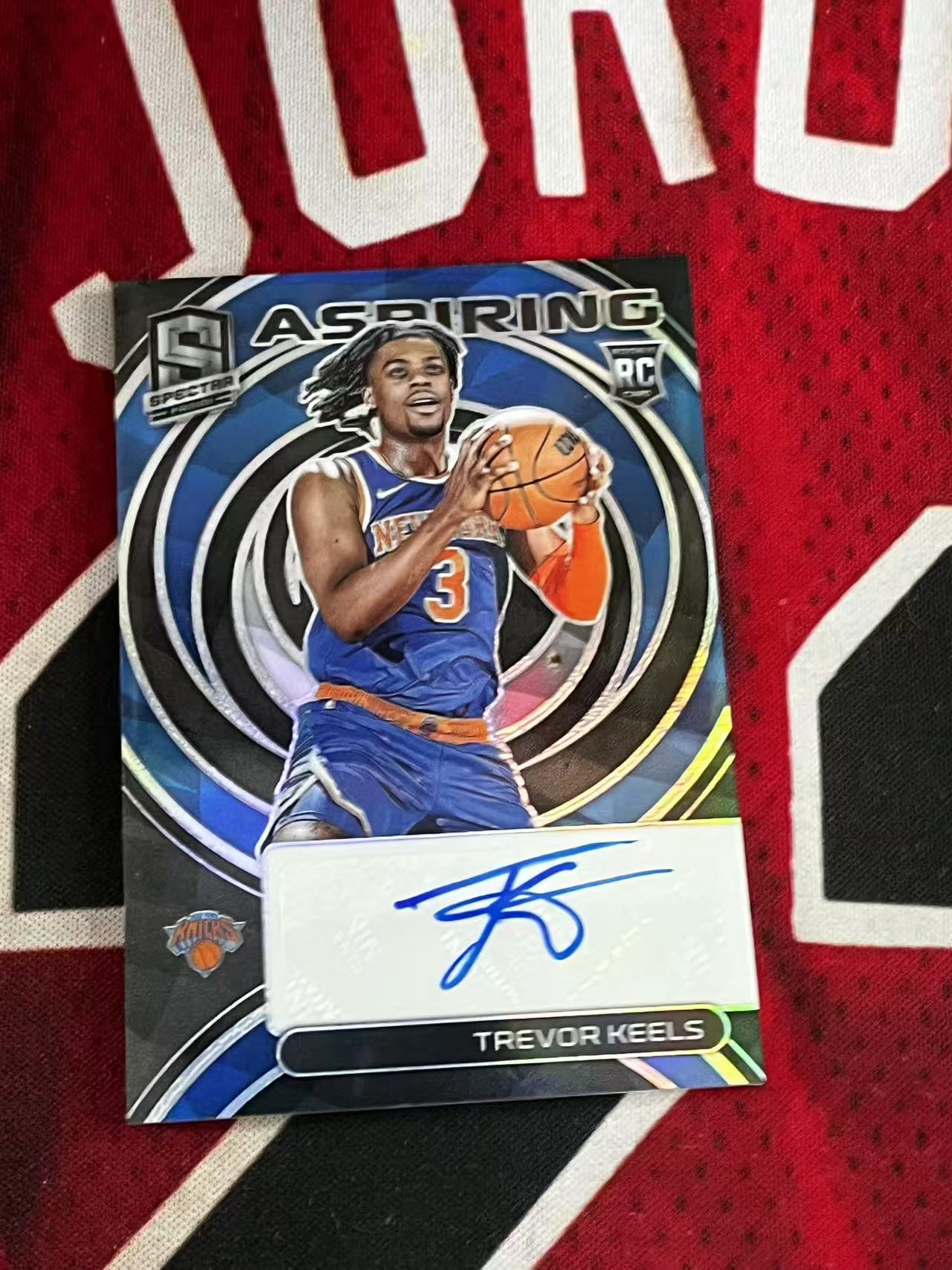 【0手续费接寄拍】2022-23 PANINI SPECTRA 光谱系列 尼克斯 新秀RC 特雷弗基尔斯 99编 签字卡 辐射签 绿折 折射 专收凑套必备【烂臭嘴代卖】