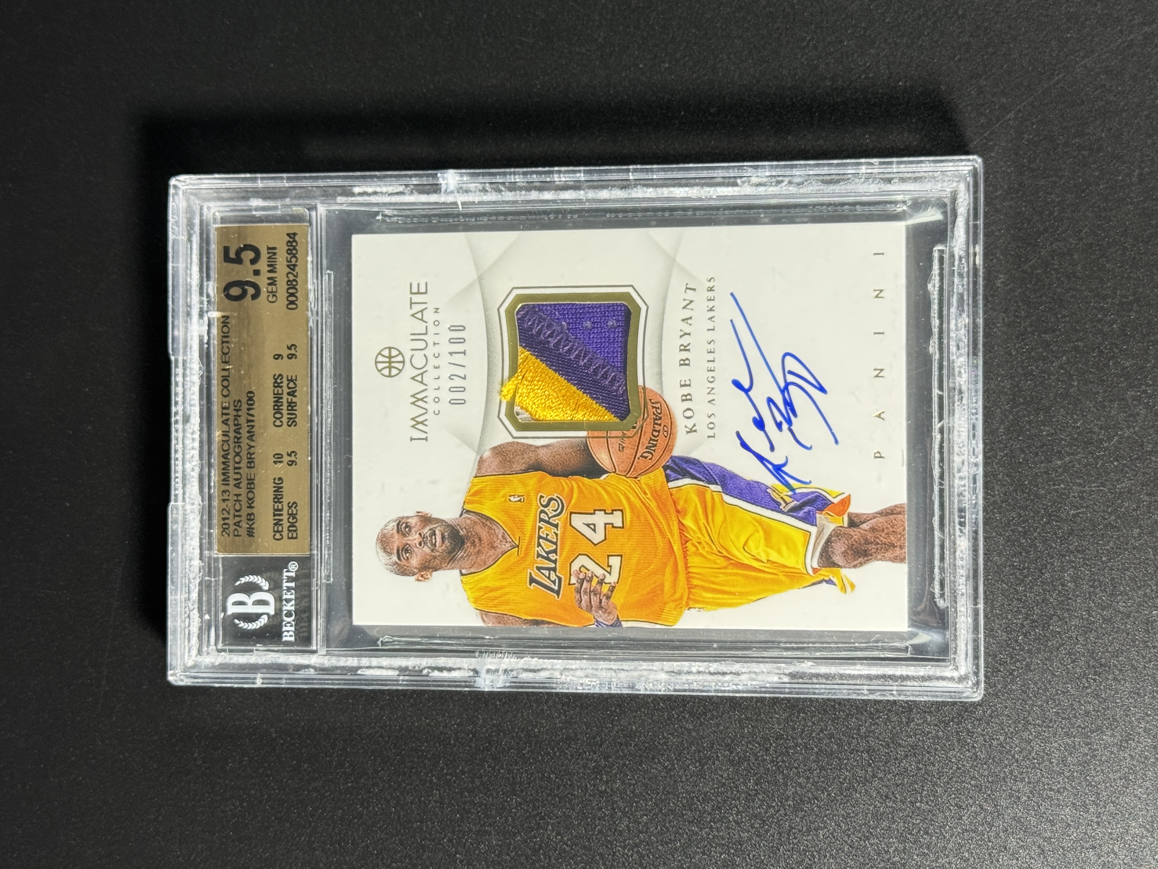 【喷子拍卖】2012-13 Immaculate Kobe Bryant 元年 洛杉矶湖人 科比 布莱恩特 patch 签字 100编 PA 卡签 老GU超有价 大hit卡 切割墨迹顶级 BGS金标9.5/10 壳有损 送订制壳 冲锋号