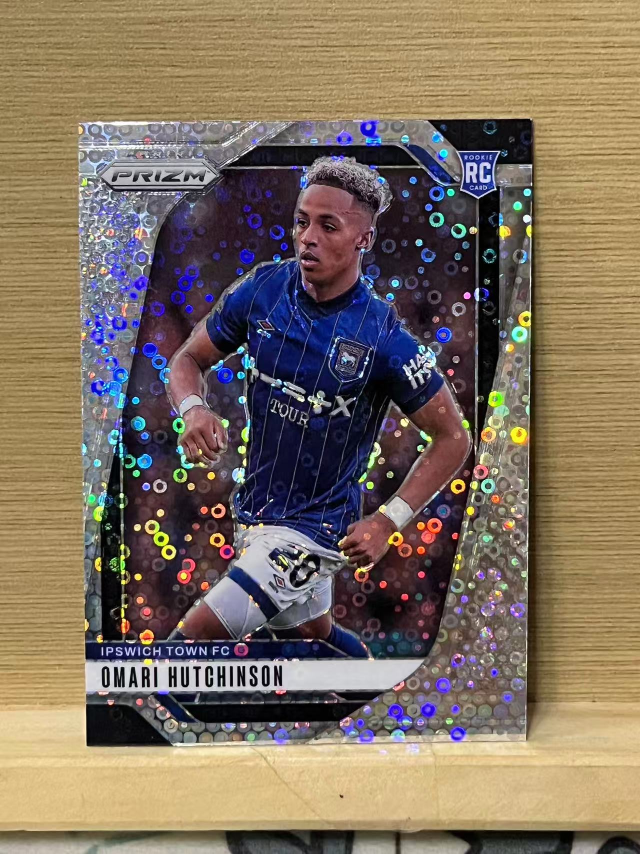 2024-25 Panini Prizm omari hutchinson RC 奥马里 哈钦森 新秀 泡泡折 伊普斯维奇 英超 银折 实卡精美 收藏必备 LZ1