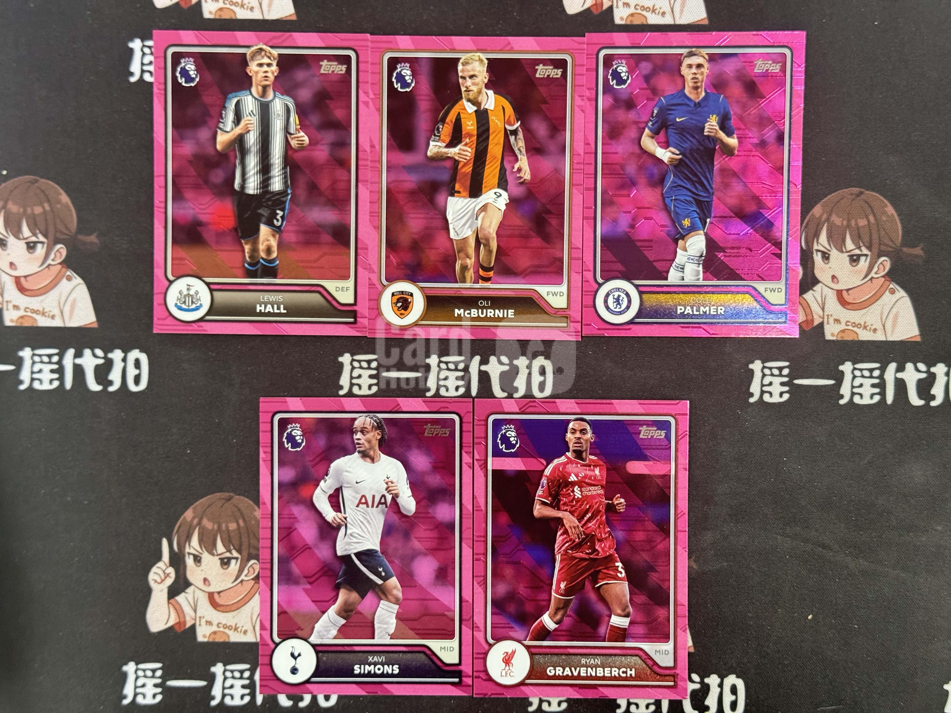 【摇一摇代拍】2026-27 topps 英超旗舰系列 帕尔默 切尔西 哈维西蒙斯 热刺 格拉文贝尔奇 利物浦 等球员 粉折折射 值得收藏 FR001
