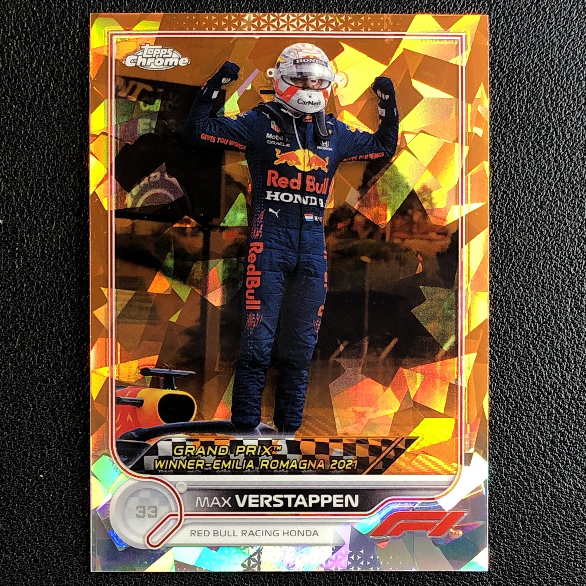 【宋】宋拍 2022 Topps Chrome F1 Sapphire 蓝宝石 Max Verstappen 维斯塔潘 红牛 橙碎冰 01/25编 首编 竖版 聚光灯级选图 伊莫拉大奖赛冠军 折射