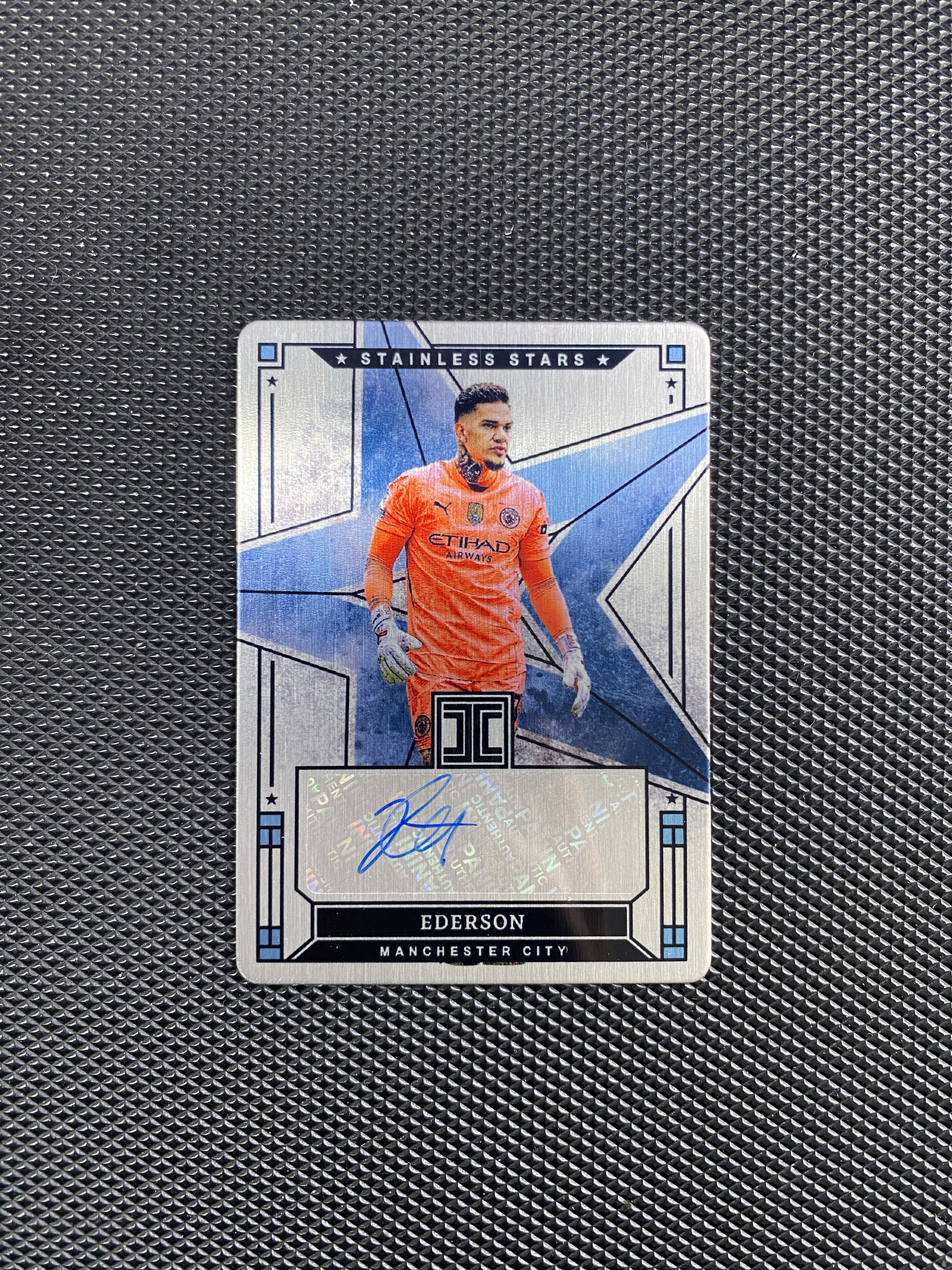 【深情拍卖】2024-25 Panini Impeccable 小真金 Ederson 曼城 埃德松 埃德森 25编 签字 铁板签 单一平行 卡品如图 #js94#
