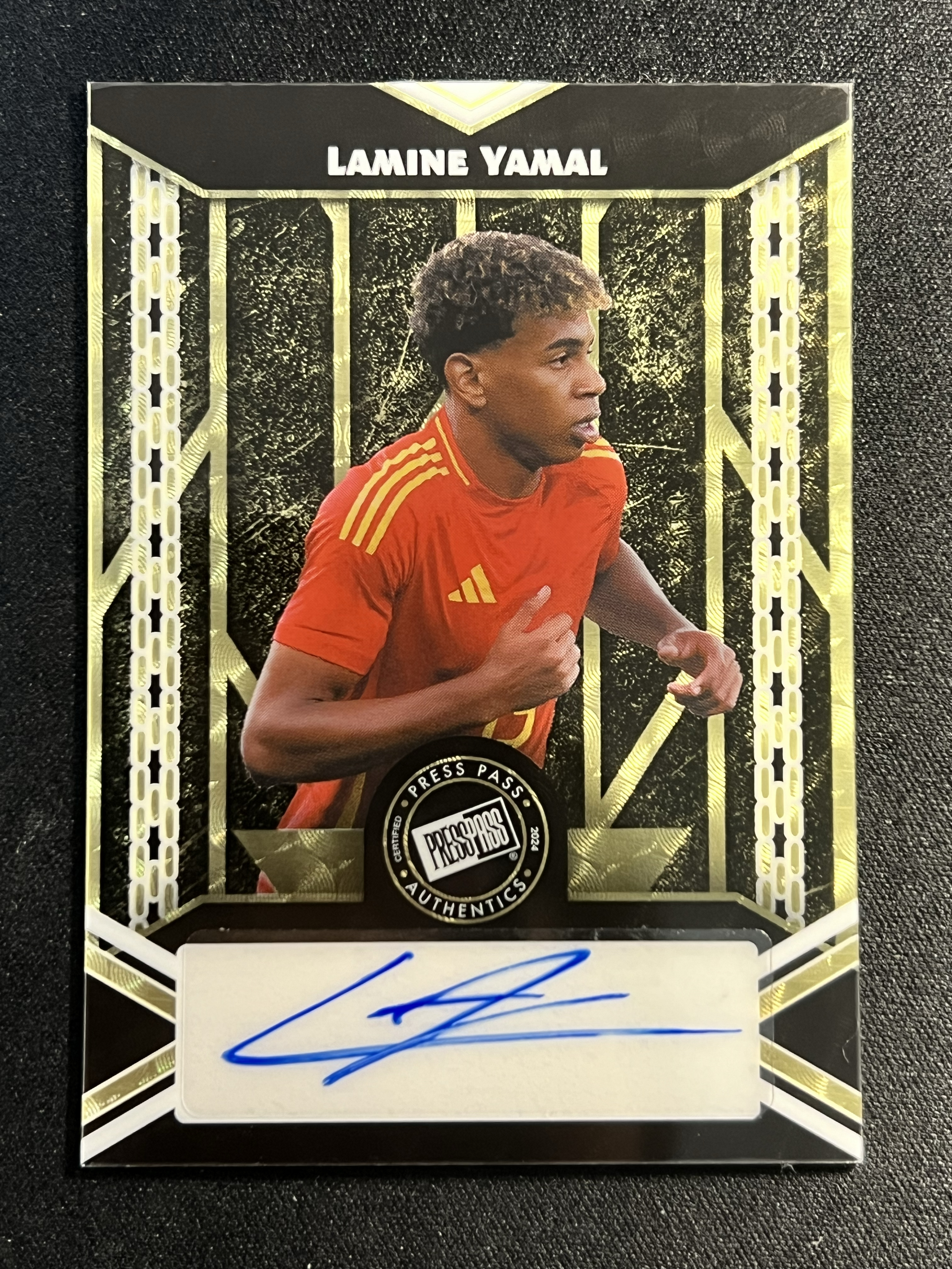 2024 Leaf PressPass Lamine Yamal RC 亚马尔 1/1编 爆金折 签字 新秀Rookie。背面描述。接班梅西巴塞罗那/巴萨,西班牙。金球有望。微瑕如图。可乐【珞珈拍卖】