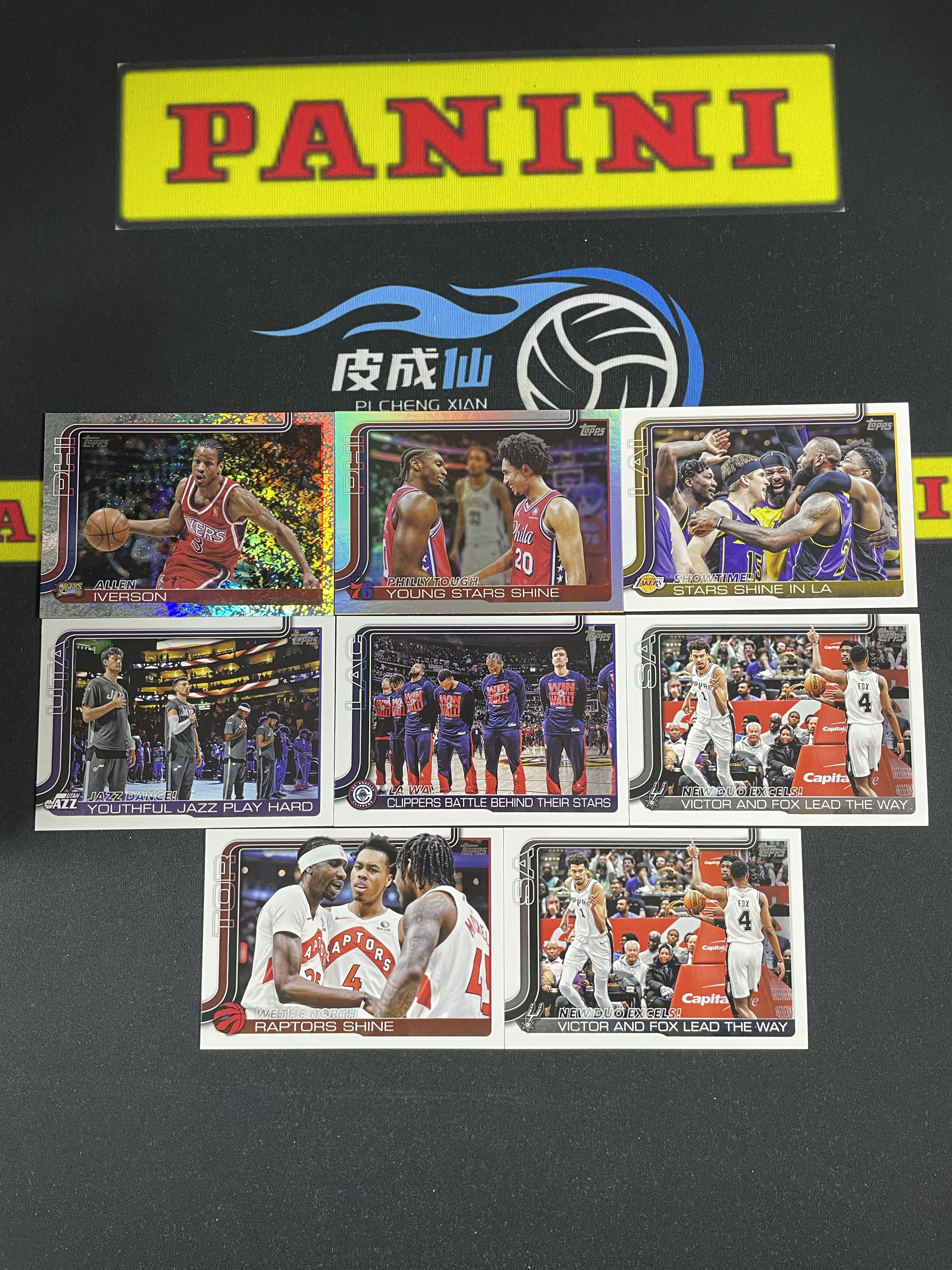 【皮成仙拍卖 统一手续费6%】 2025 TOPPS 阿伦艾弗森 马克西 贾里德麦凯恩 勒布朗詹姆斯 维克托文班亚马 斯科蒂巴恩斯 等 特卡 一图打包【只发顺丰】白白123