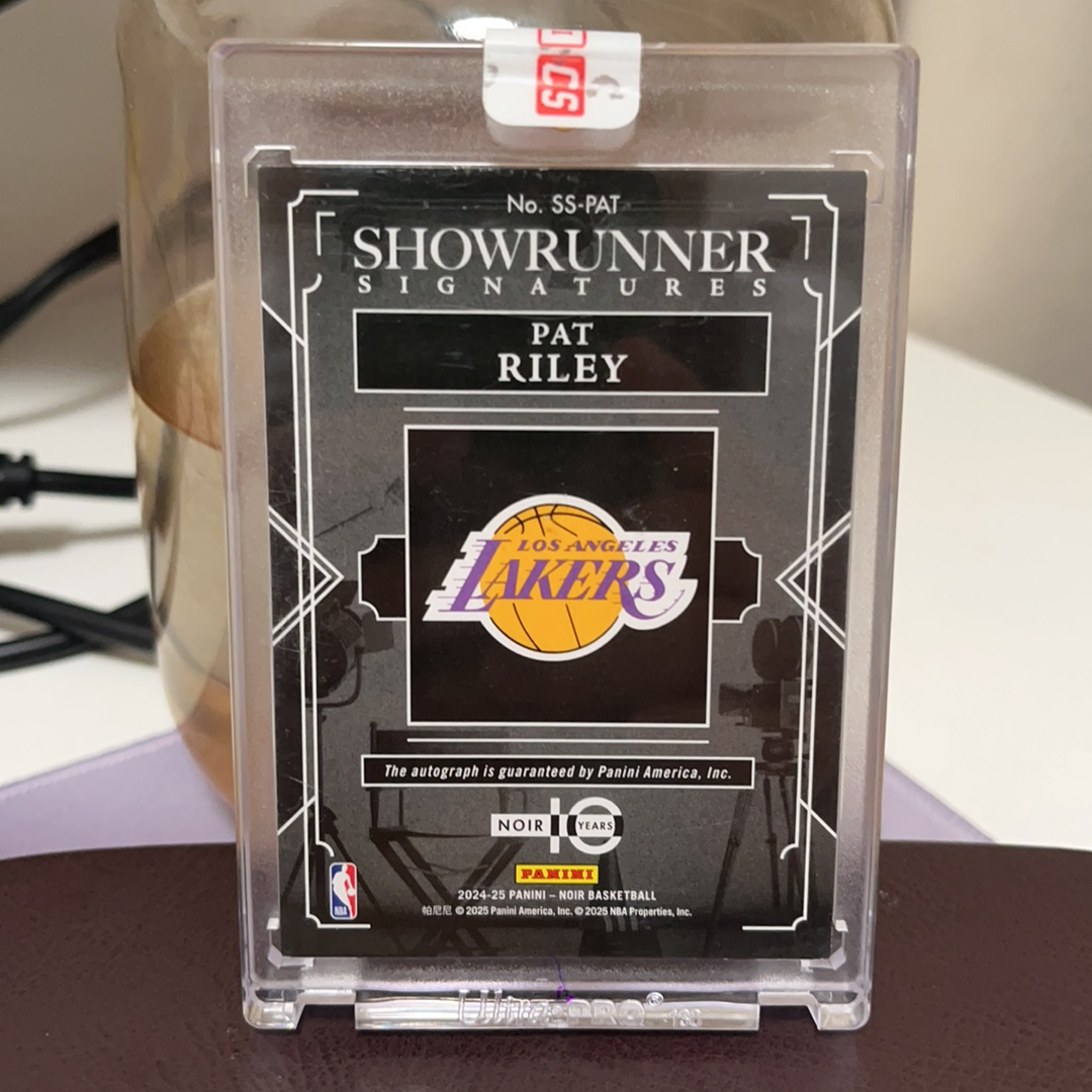 2024-25 Panini Noir Pat Riley 帕特 莱利 诺尔 签字 卡签 墨迹完美 49编 湖人名宿 教练 实物精美 稀有卡 原封砖 如图