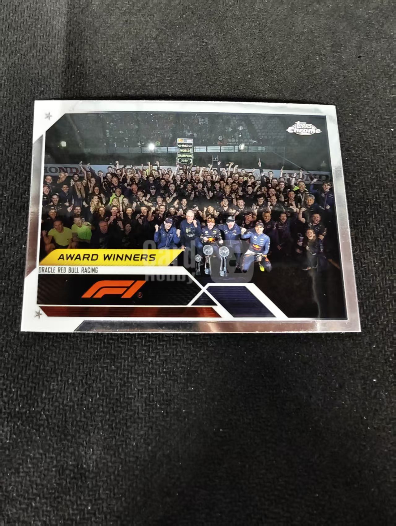 2023 Topps Chrome Oracle Red Bull Racing 红牛车队 夺冠全队庆祝 F1 划痕 边角瑕疵 #191