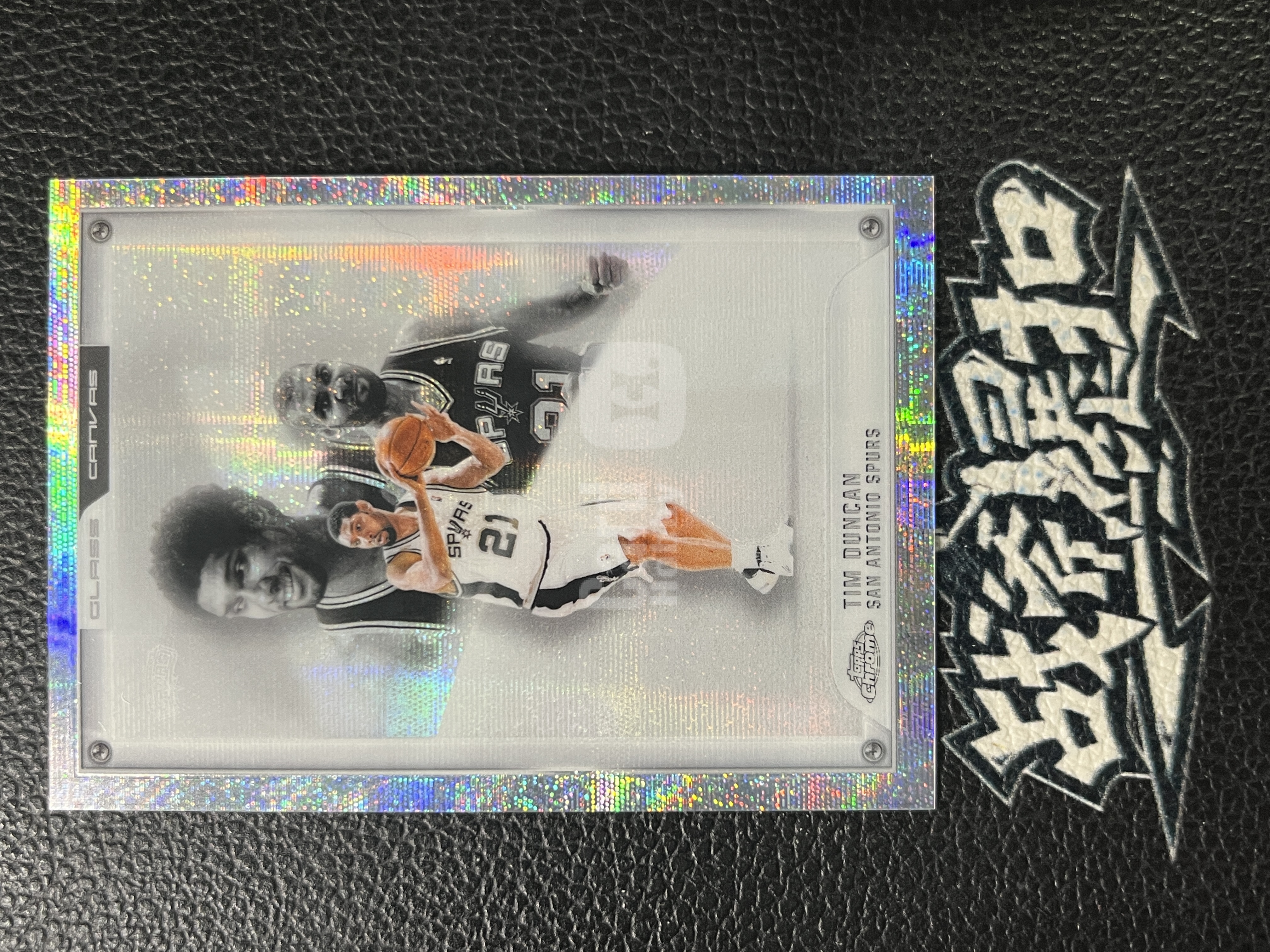 【战斧代卖】2025-26 Topps Chrome Update TCU Tim Duncan 蒂姆 邓肯 马刺 石佛 Glass Canvas 玻璃画布 大比例 SSP 折射 名宿 传奇 收藏必备 瑕疵如图｜战斧槟榔E2