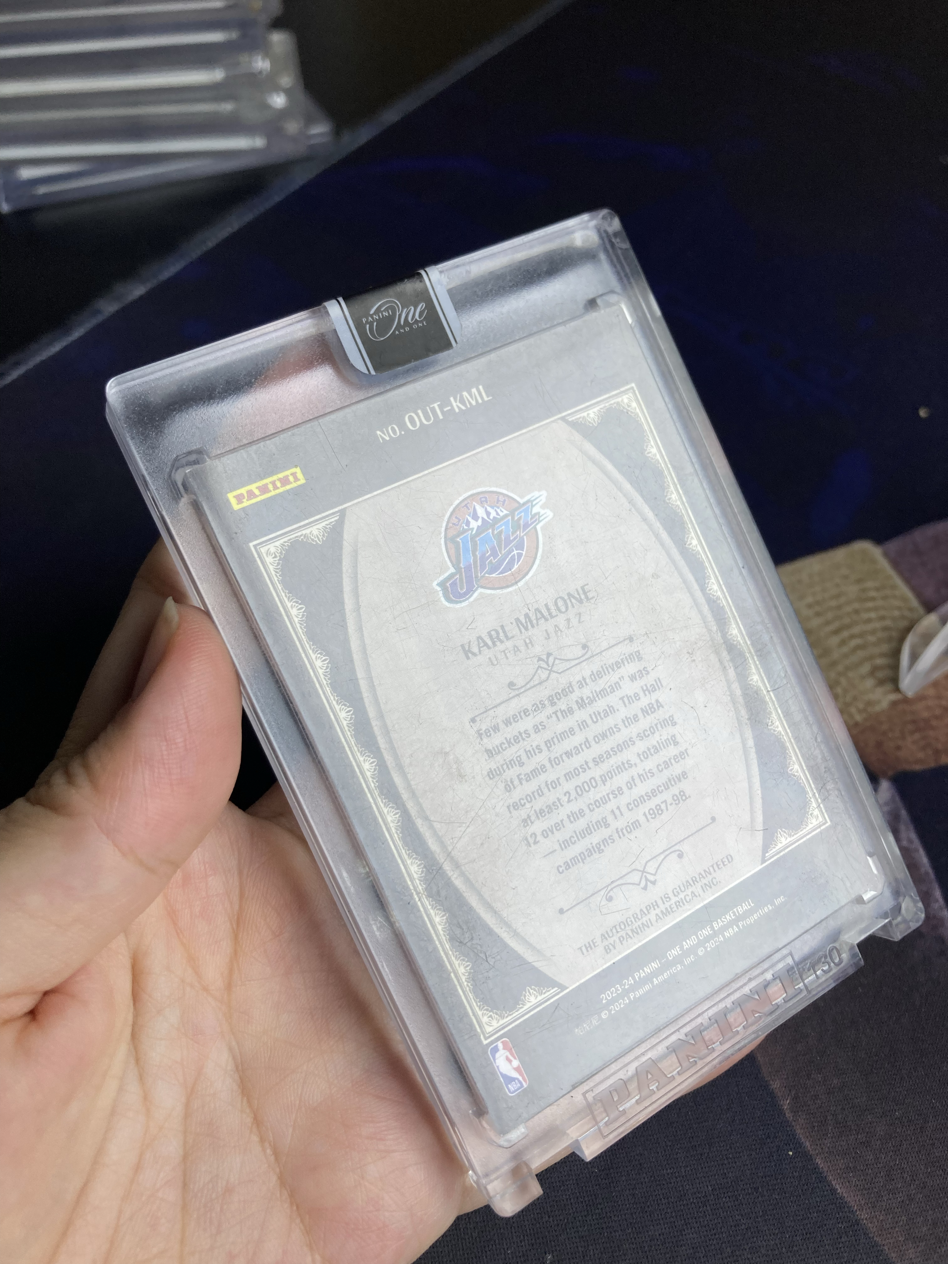 2023-24 Panini One and One Karl Malone 【星卡优转】One系列 爵士 邮差 卡尔马龙 34/49编 签字 卡签 once upon a time签 原封砖 杀菌