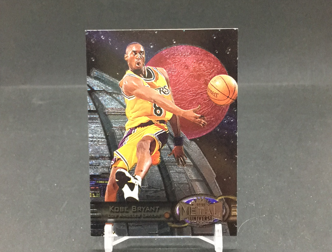 【DC拍卖】11.13 CR7 SKYBOX METAL UNIVERSE 金属宇宙 经典红绿宝原型卡 kobe 名人堂传奇巨星 湖人王朝领军人物 黑曼巴 科比 布莱恩特