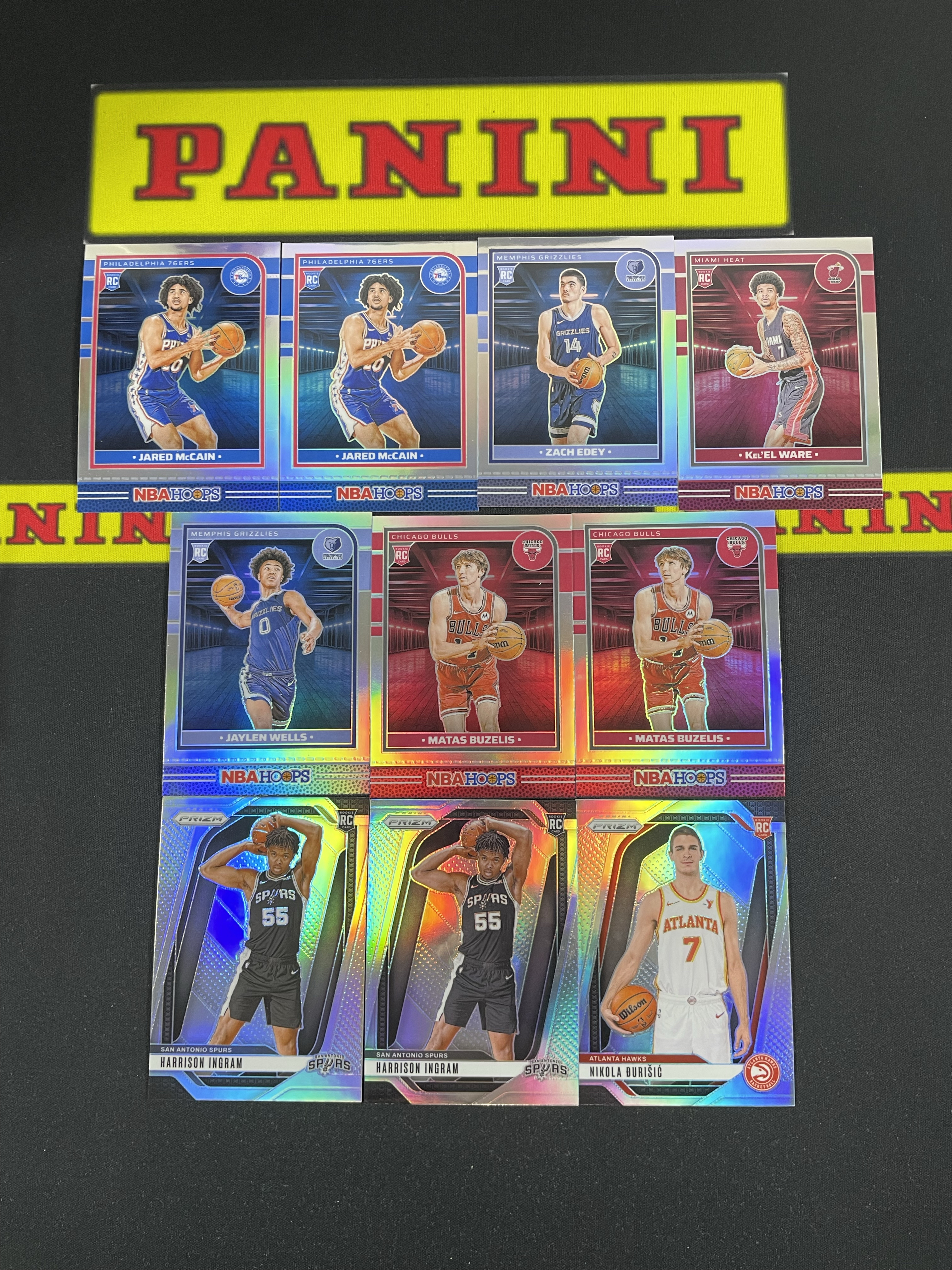 【皮成仙拍卖 统一手续费6%】 PANINI 多系列 贾里德麦凯恩 扎克埃迪 杰伦威尔斯 马塔斯布泽利斯 哈里森英格拉姆 尼古拉久里希奇 新秀 RC 银折 一图打包 【只发顺丰】四件套