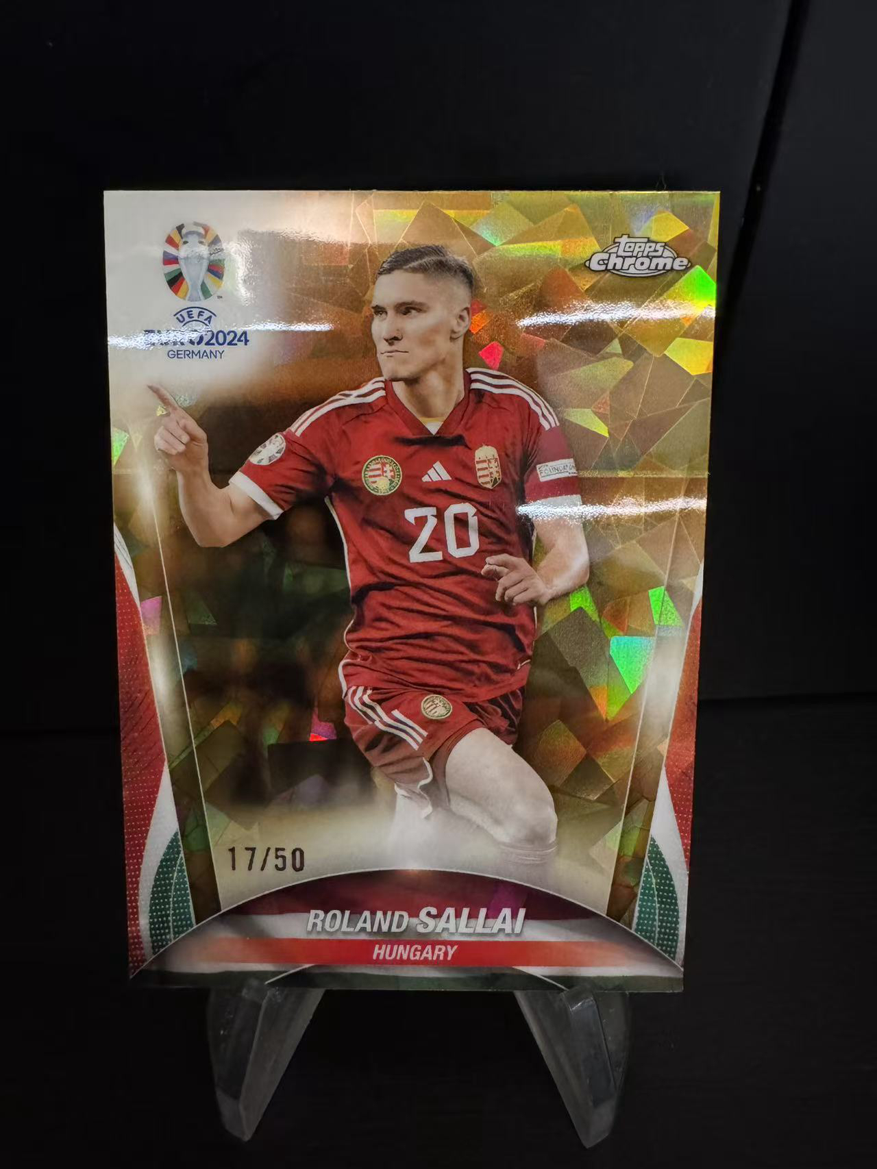 龖2024 Topps Topps Chrome Roland Sallai 欧洲杯TC 蓝宝石 匈牙利 罗兰 绍洛伊 金碎冰折 低编 折射 17/50编 卡品如图 MJ002S