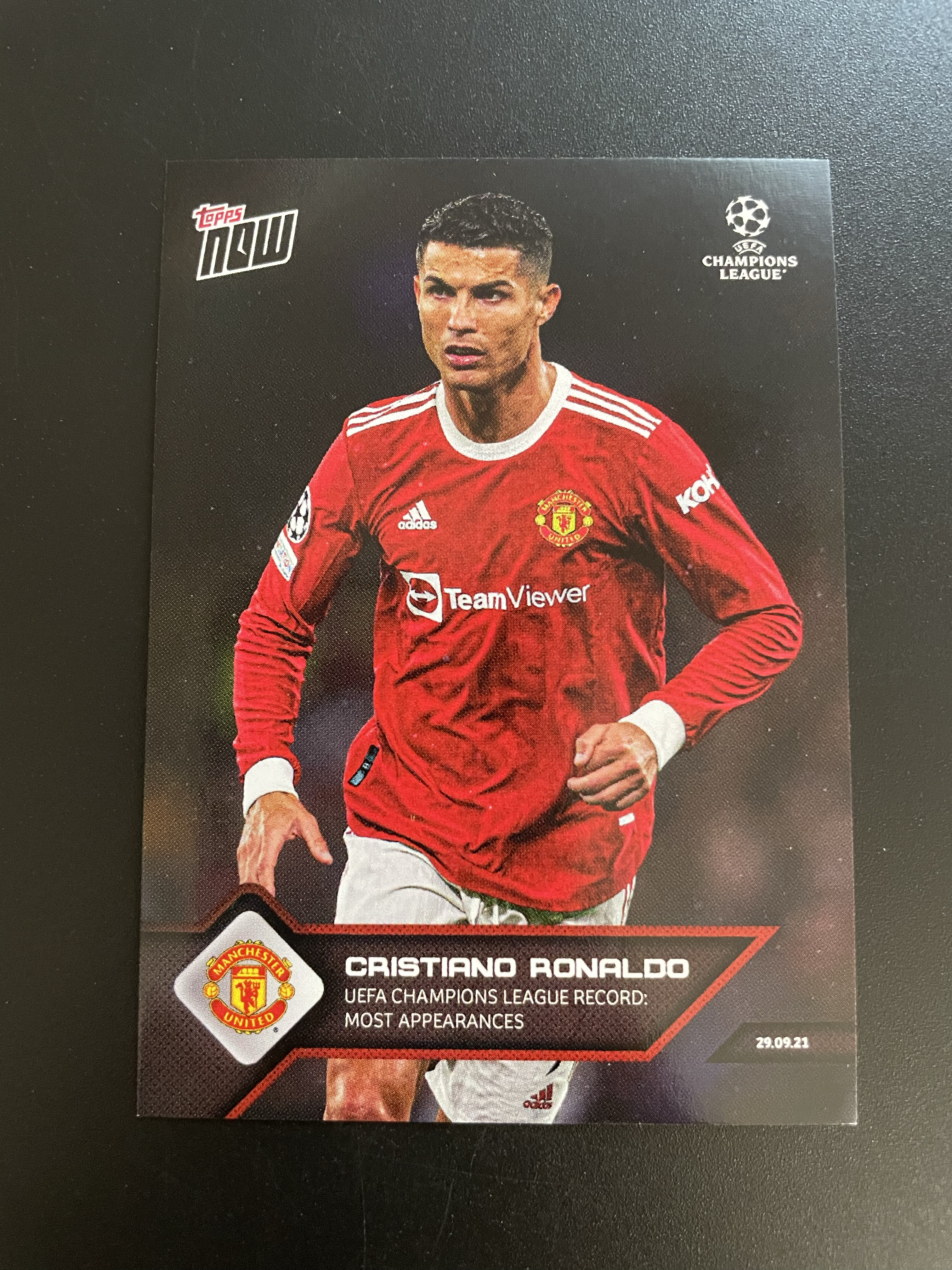 2021 Topps now Cristiano Ronaldo 【hellfire拍卖】topps now系列 曼联 葡萄牙 C罗 创造欧冠最多出场记录 微瑕如图介意勿拍 jjj