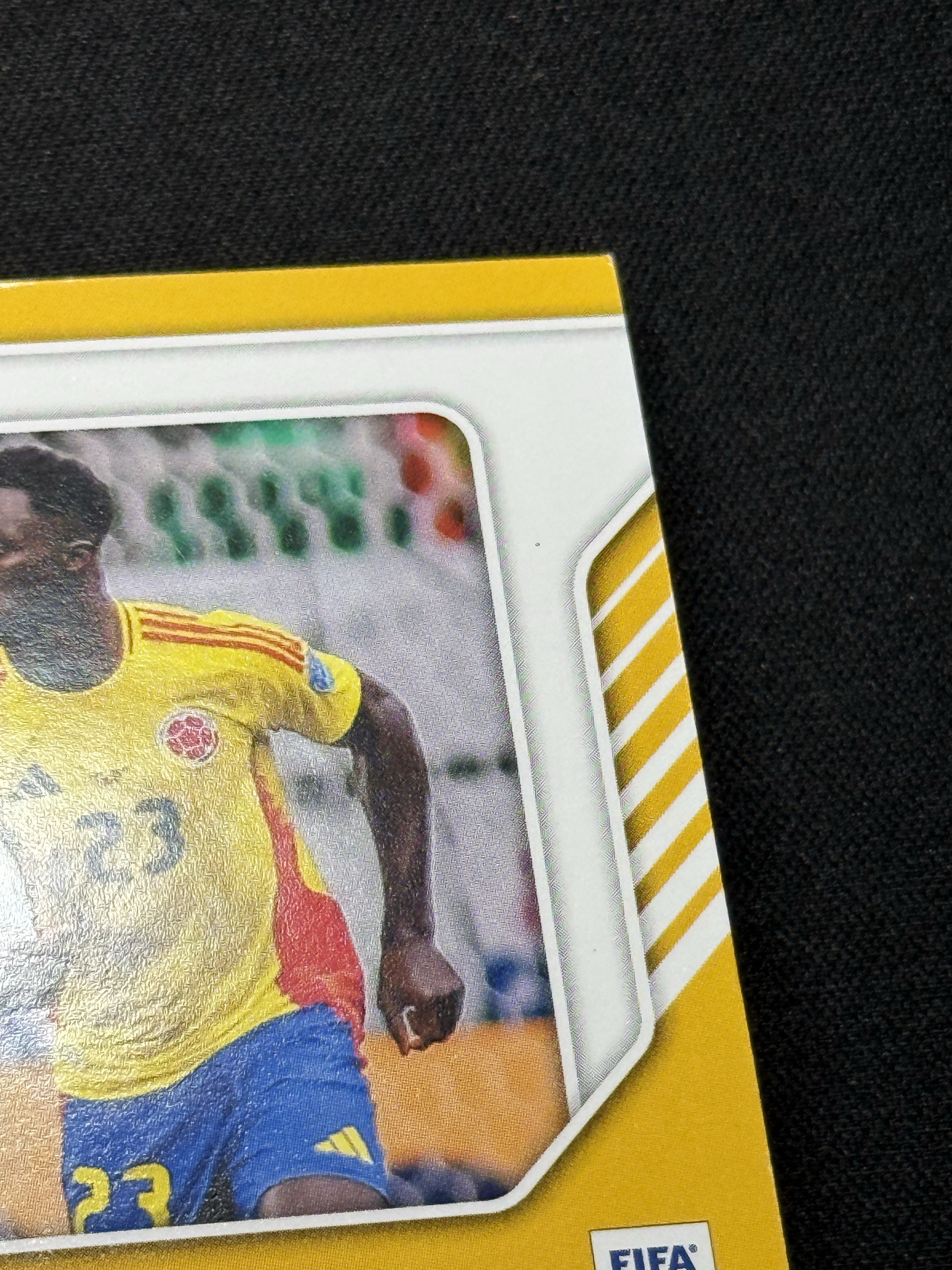 2024-25 Panini Donruss Davinson Sánchez 【小贝代拍】FIFA 杜蕾斯 哥伦比亚 D 桑切斯 小窗 球衣物料 切割 瑕疵如图 拍前看描述 H MFC