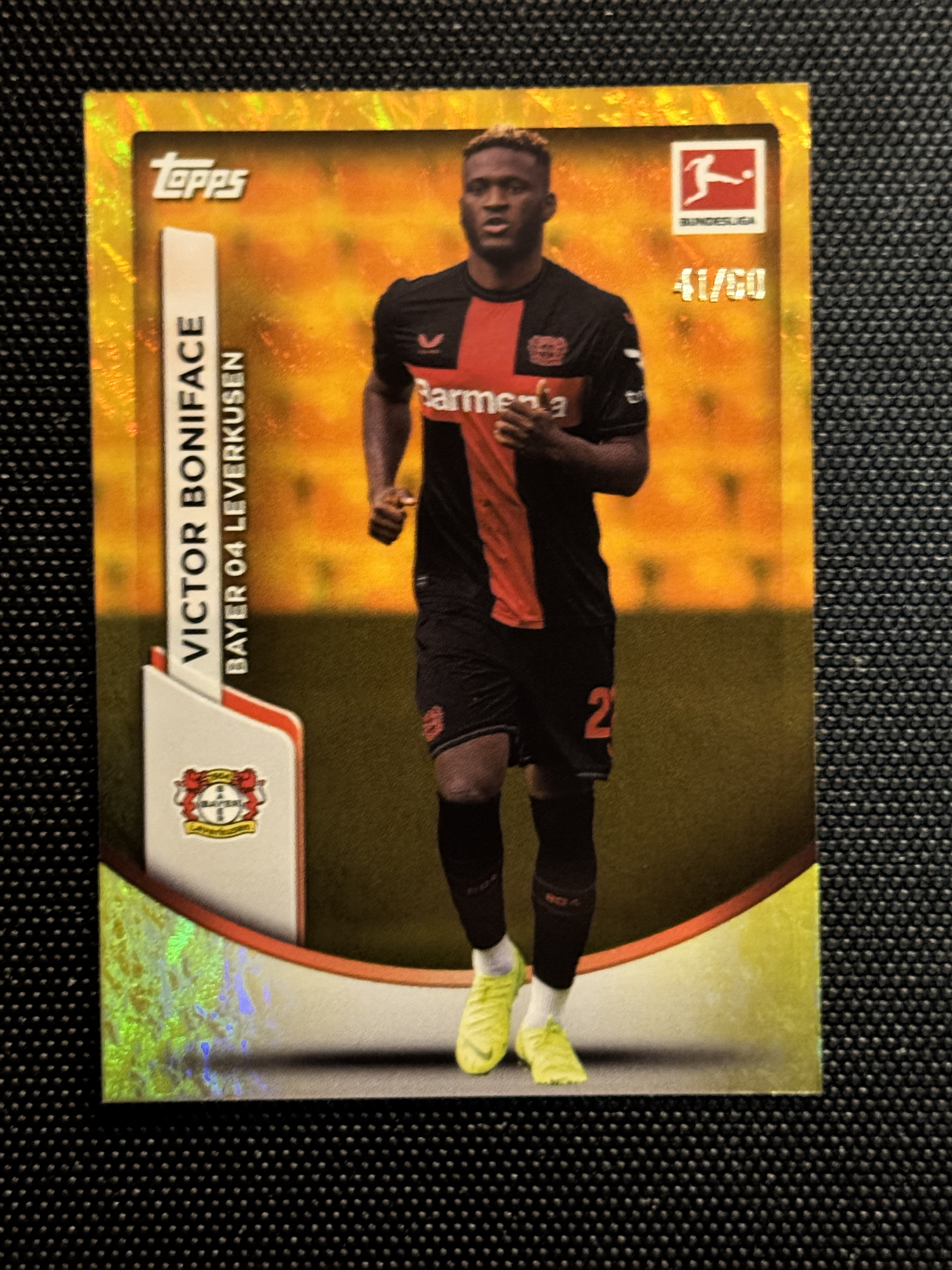 2024 Topps Chrome Victor Okoh Boniface 德甲药厂主力中锋，博尼费斯，联赛冠军德国杯冠军得主，爆金50编！收藏必备！未见明显划痕！