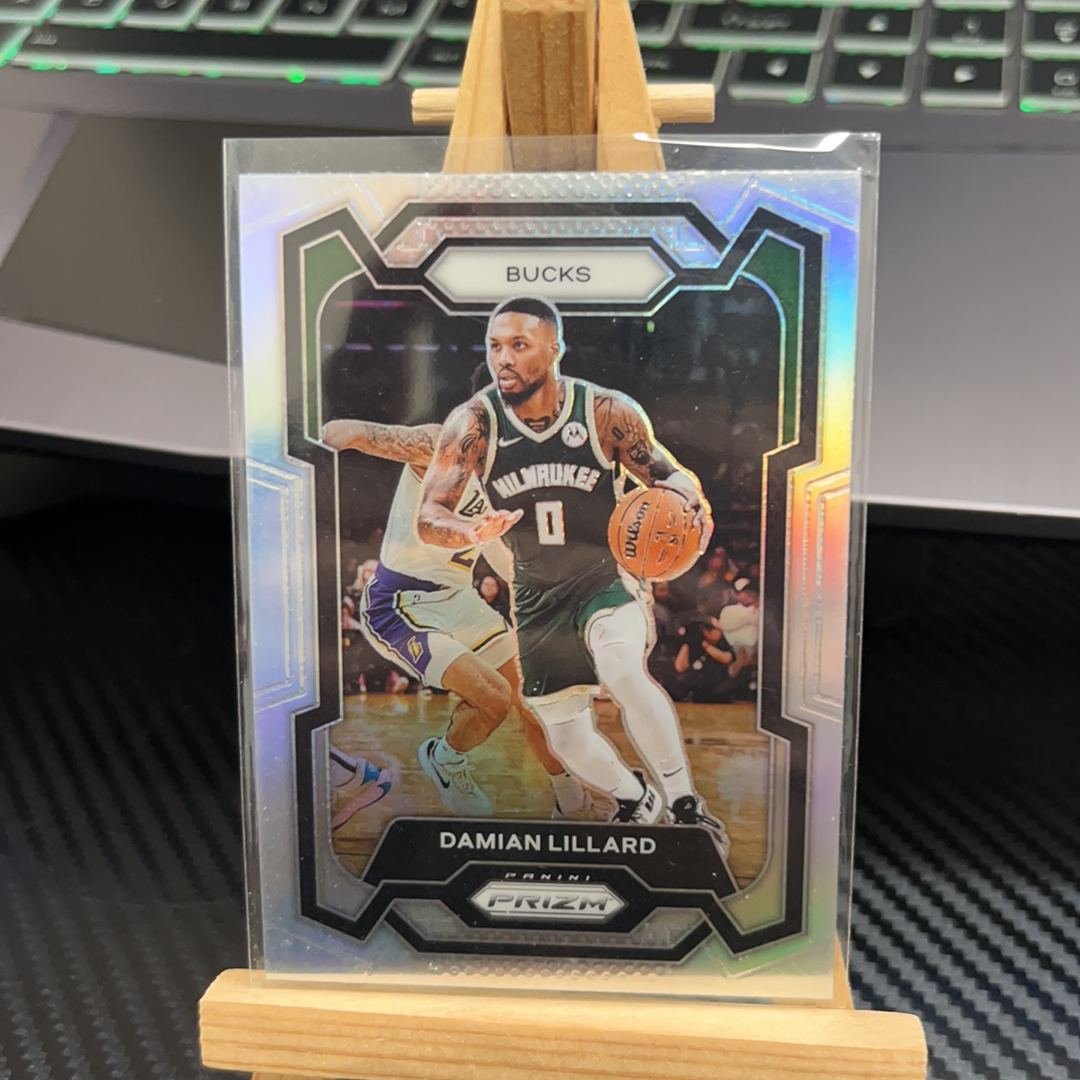 2023-24 Panini Prizm Damian Lillard 达米安 利拉德 雄鹿 银折 折射 prizm系列 pz 卡品如图 凑图必备 值得收藏!免费代卖!