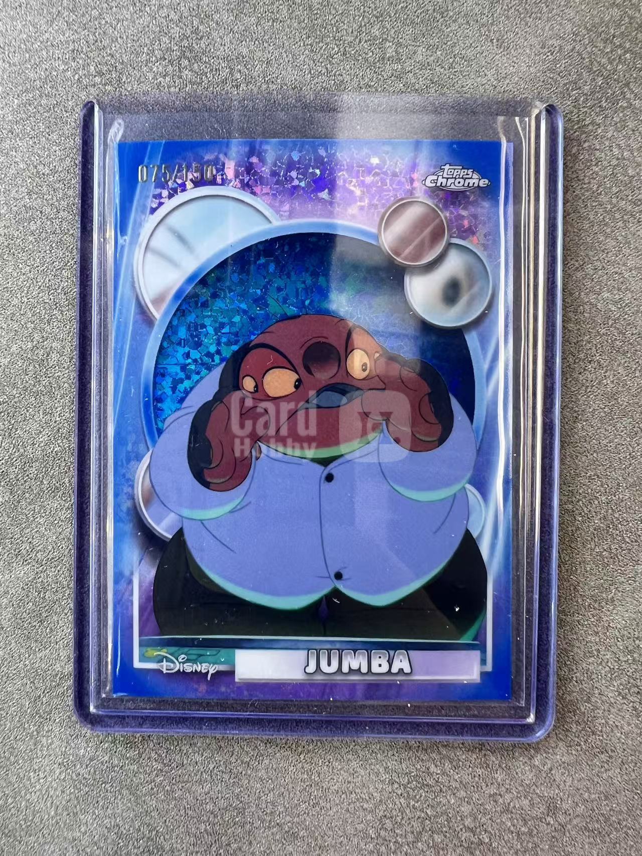 8148【330球星卡实体店代卖】2026 Topps Chrome TC Disney 迪斯尼 Jumba 皮克斯 蓝碎点折 折射 75/150编 强霸 星际宝贝 (UK23)