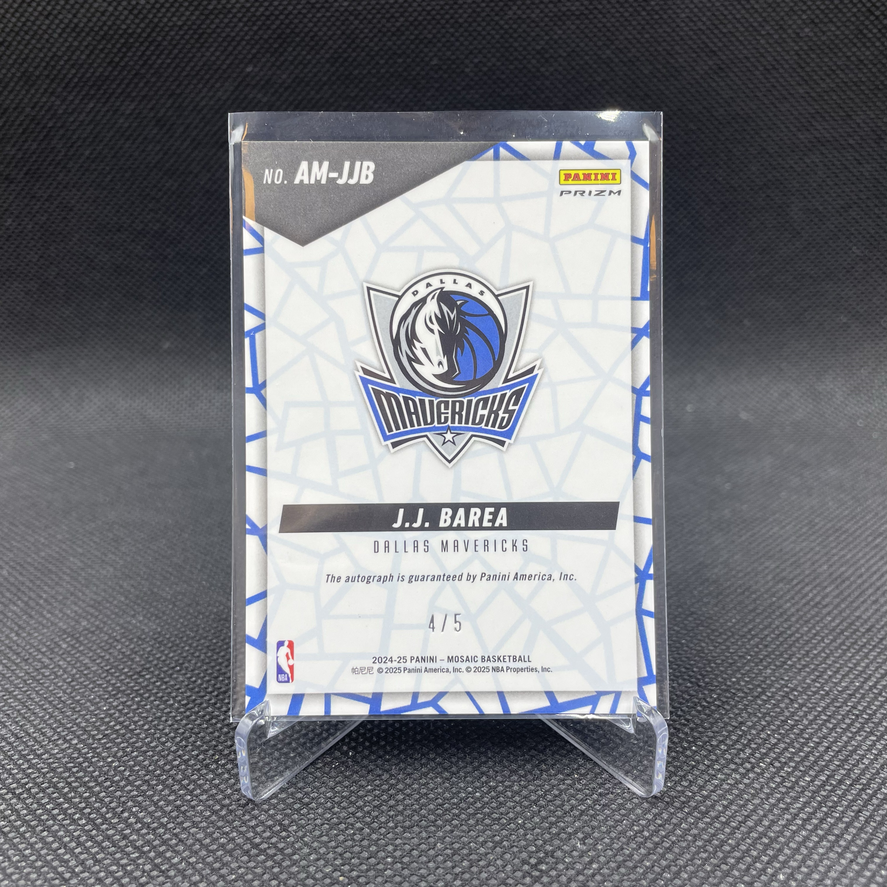 2024-25 Panini Mosaic J.J. Barea 马赛克 独行侠 小牛 JJ 何塞 巴里亚 4/5编 签字 背号签 绿折 波多黎各 诺维茨基队友 冠军拼图 稀少低编 品墨如图 Yo
