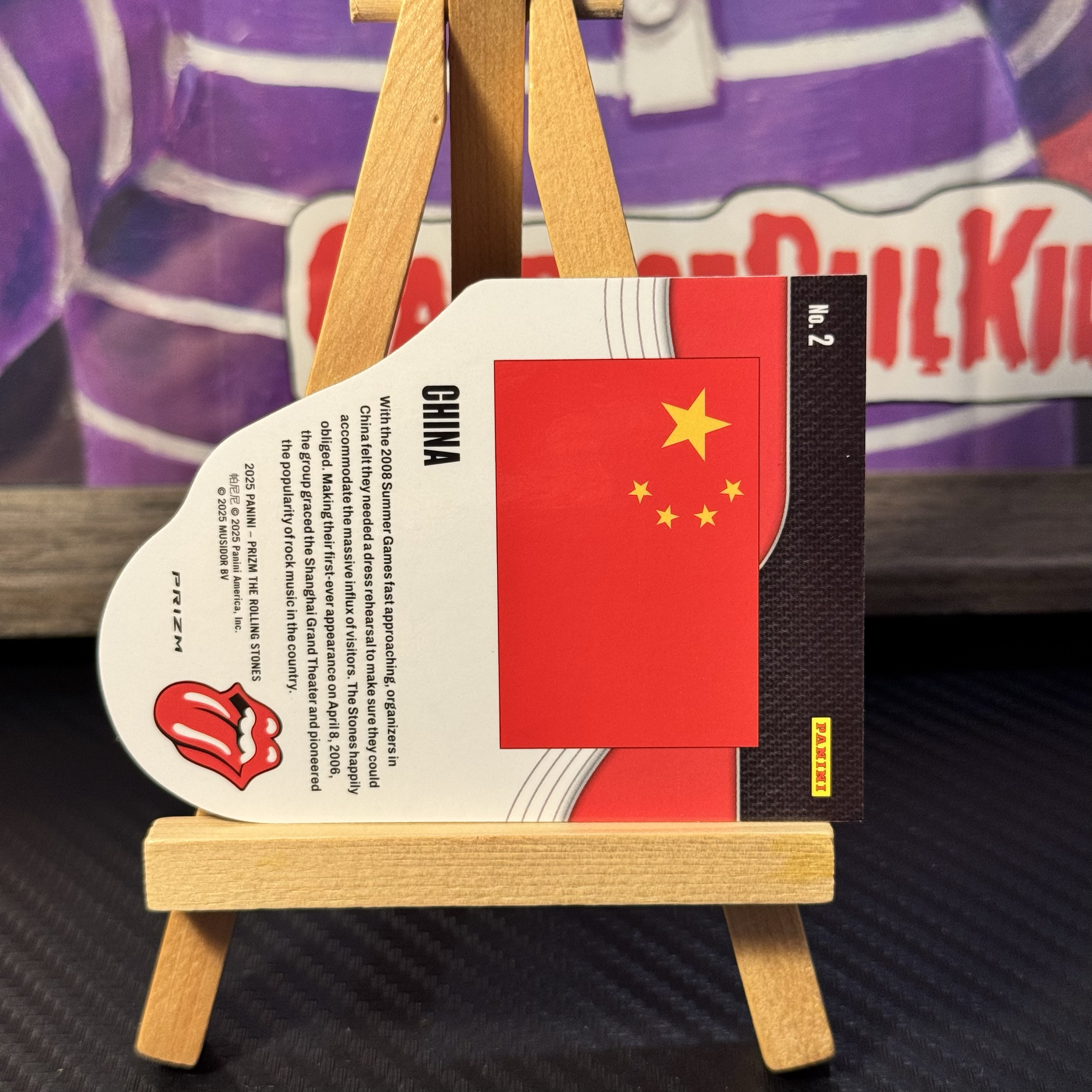 2025 Panini Prizm The Rolling Stones 滚石乐队 China 中国 国旗 银折 折射 Licks 国际热辣 大舌头logo 异形 特卡 超级经典 卡品如图 收藏必备