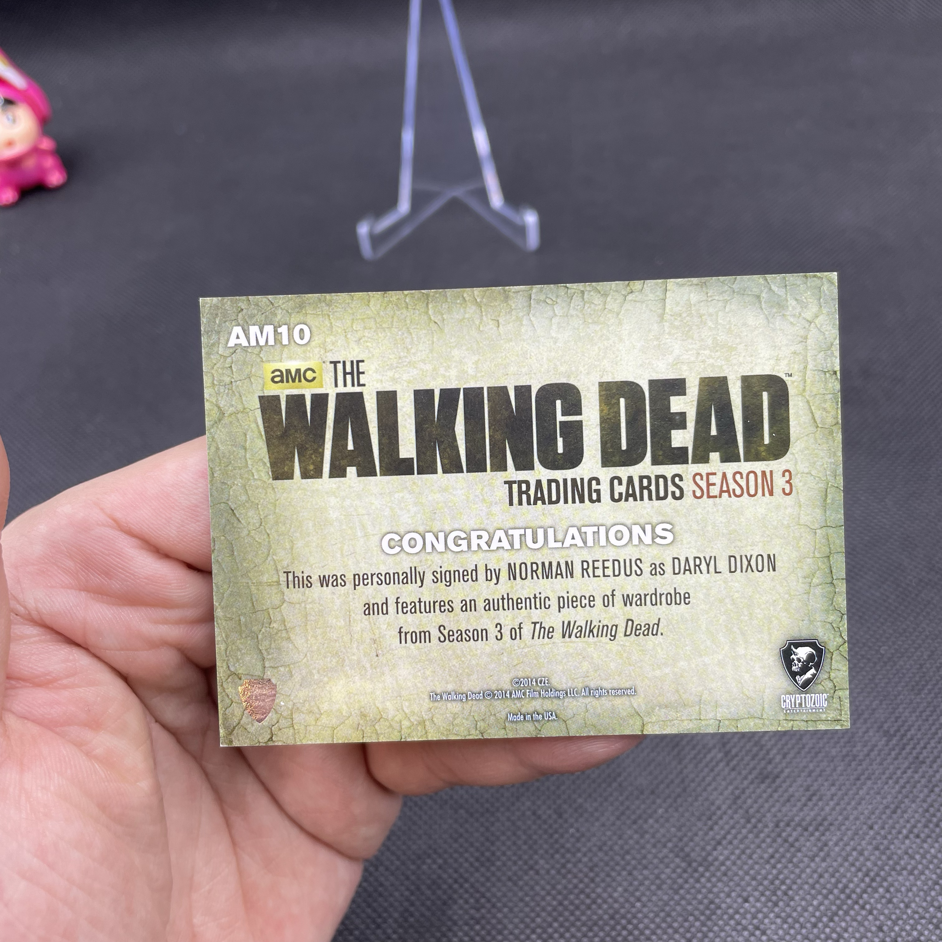 2014 Cryptozoic The Walking Dead 行尸走肉 Norman Reedus 诺曼·瑞杜斯 饰演 Daryl Dixon 达里尔·迪克森 弩哥 签字 卡签 戏服切割 吃我一掌