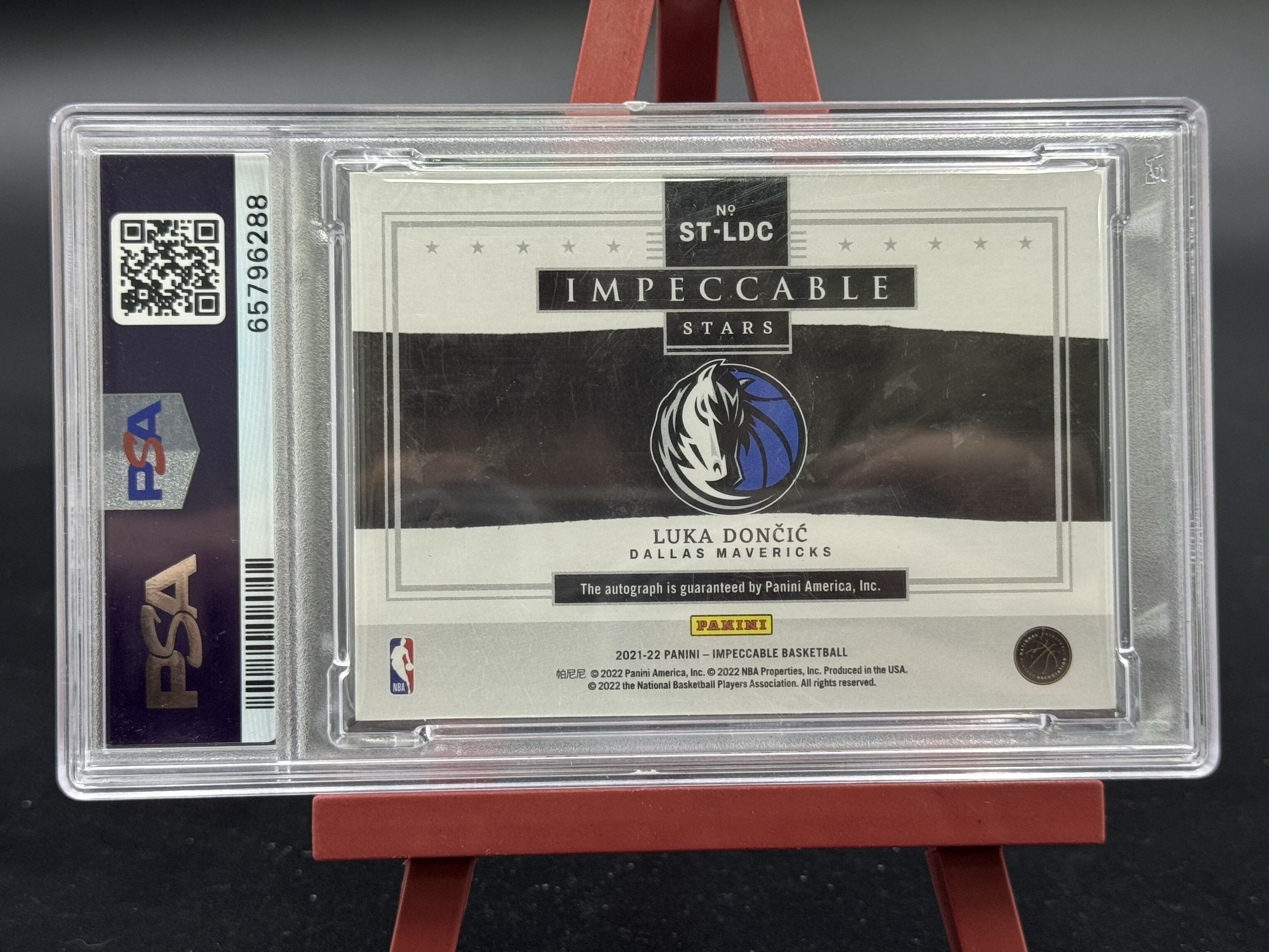 2021-22 Panini Impeccable Luka Doncic 小真金 独行侠 卢卡 东契奇 077 签字 卡签 星星签 12/25编 圣诞编 PSA卡品8签字10分评级卡 Hzo3